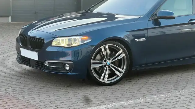 BMW 5 Series view 2