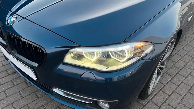 BMW 5 Series view 11