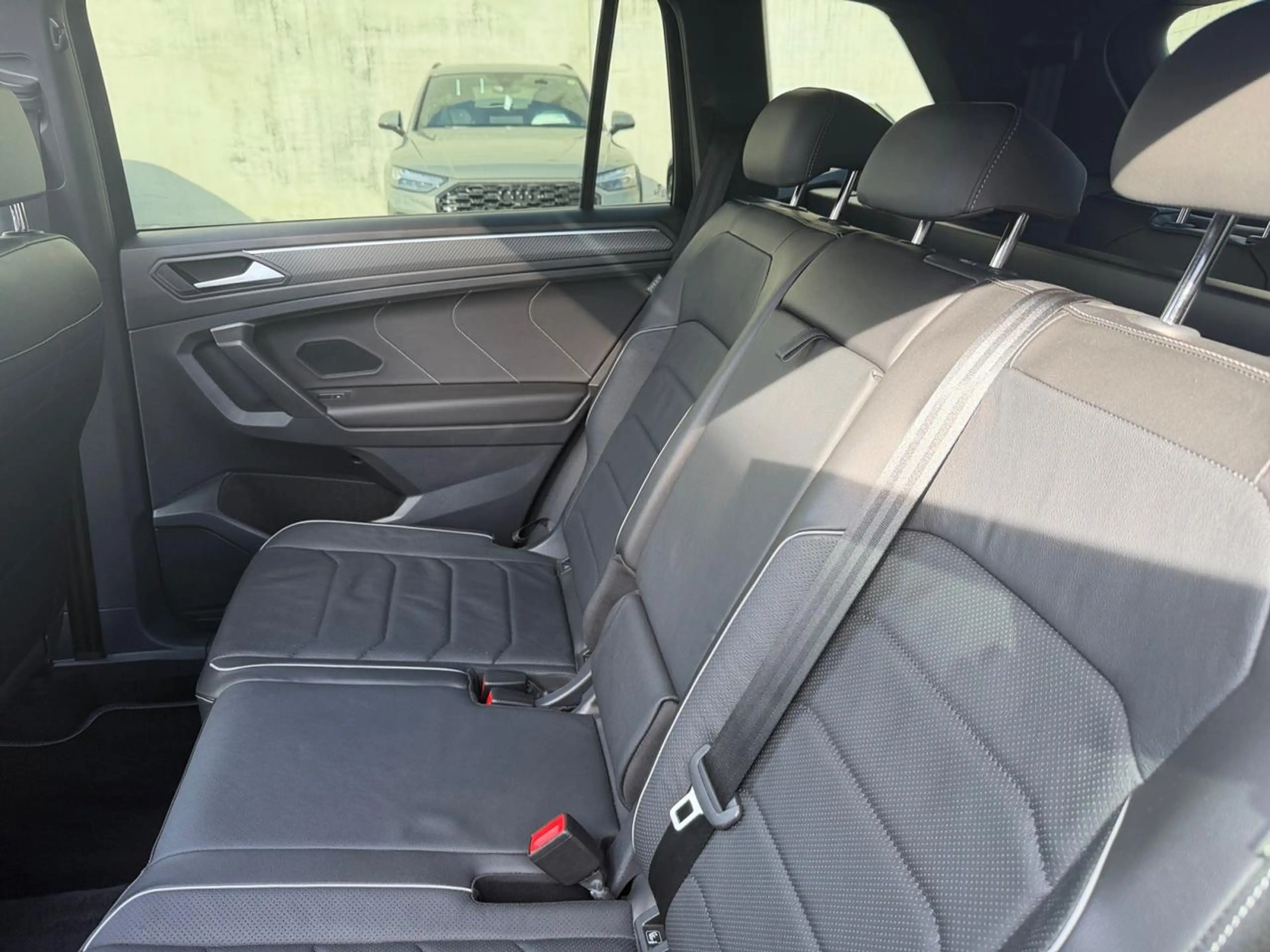 Volkswagen Tiguan Allspace Tiguan Allspace 2.0 TDi SCR R-Line Business Premium 7pl. DSG — photo 13