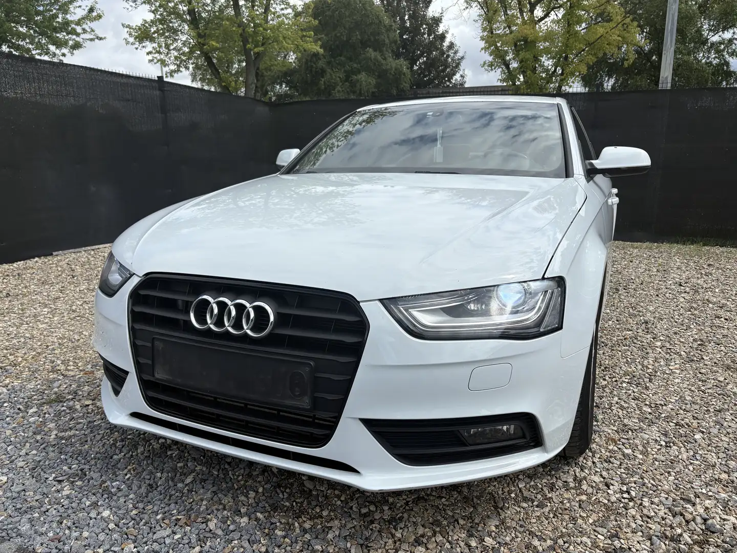 Audi A4 2.0 TDi Multitronic ! EXPORT OU MARCHAND ! White - 1