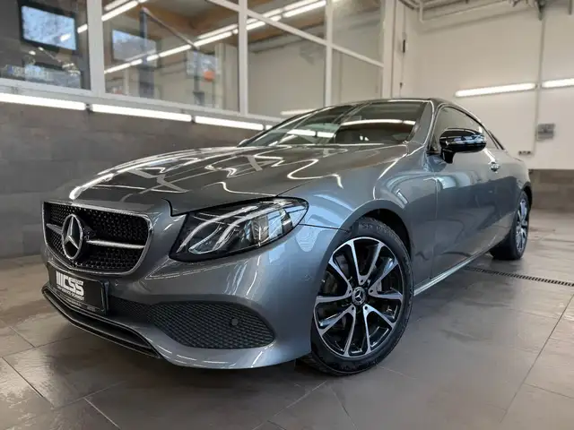 Mercedes-Benz E 220 d Coupe 5 J. Garantie DAB LED NAVI SHZ CAM