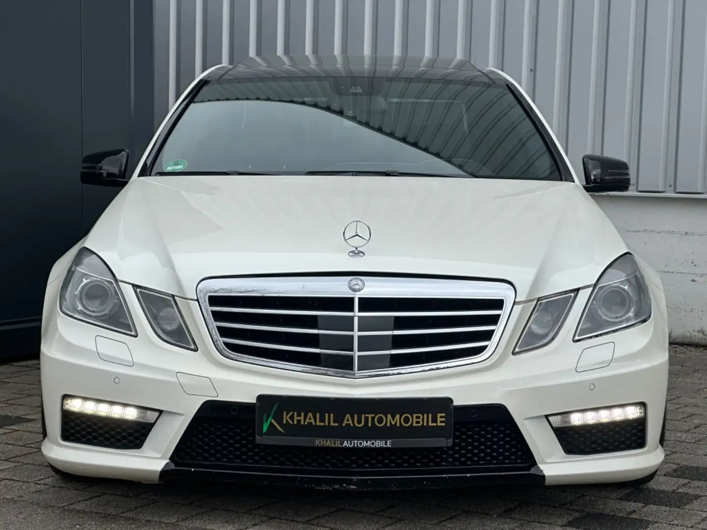 Mercedes-Benz E 63 AMG Lim. | Panorama | "AMG Drivers Package" White - 2