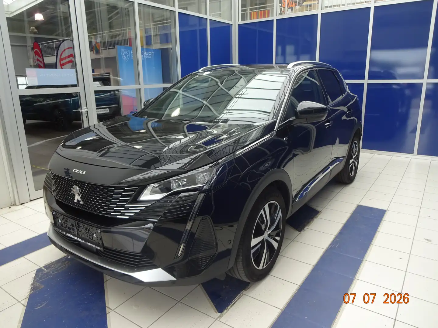 Peugeot 3008 GT BHDI 130 EAT8 Schwarz - 2