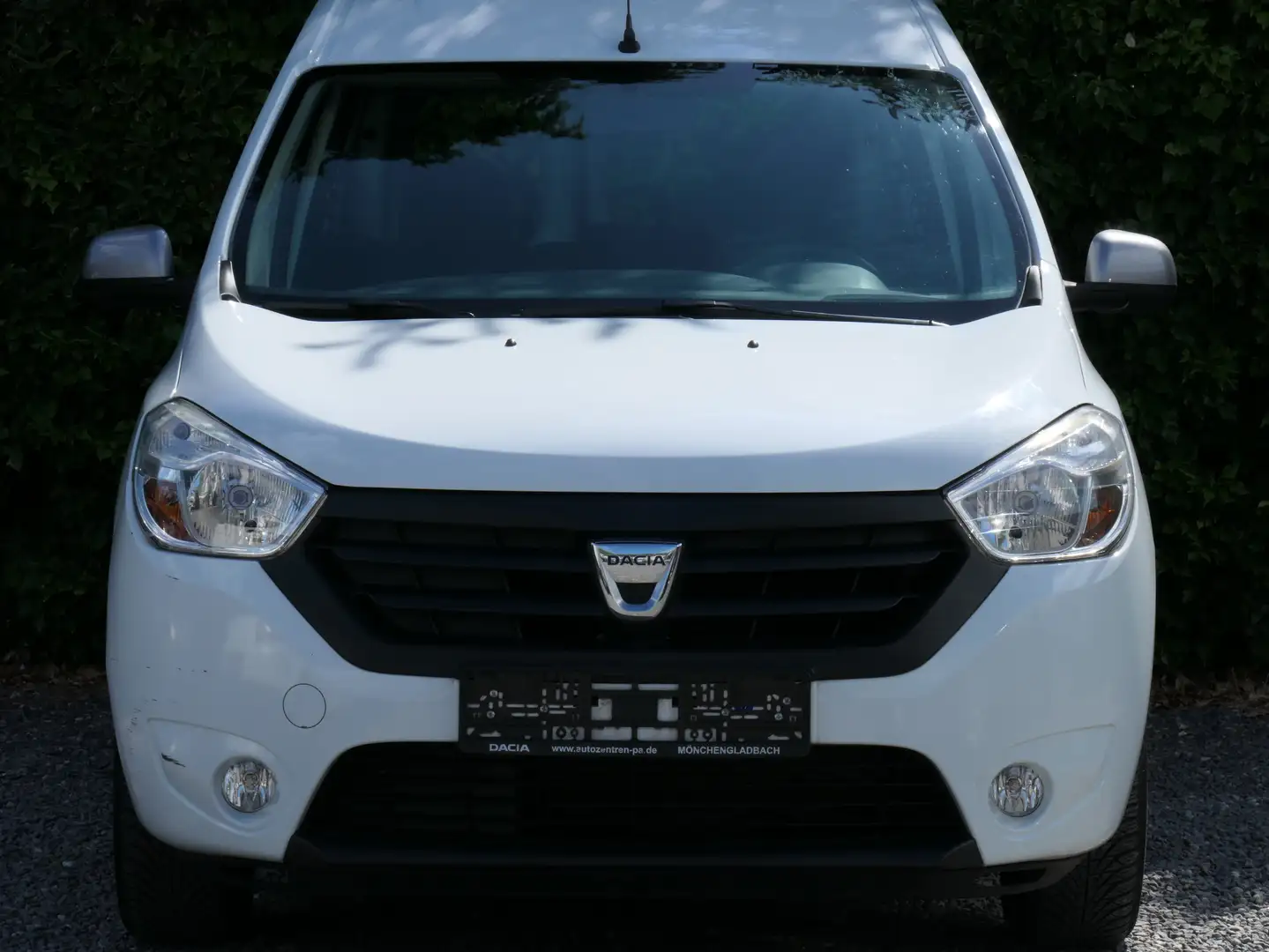 Dacia Dokker 1.6 SCe 100 *1-Hand*PDC*Navi*Klima. Weiß - 2