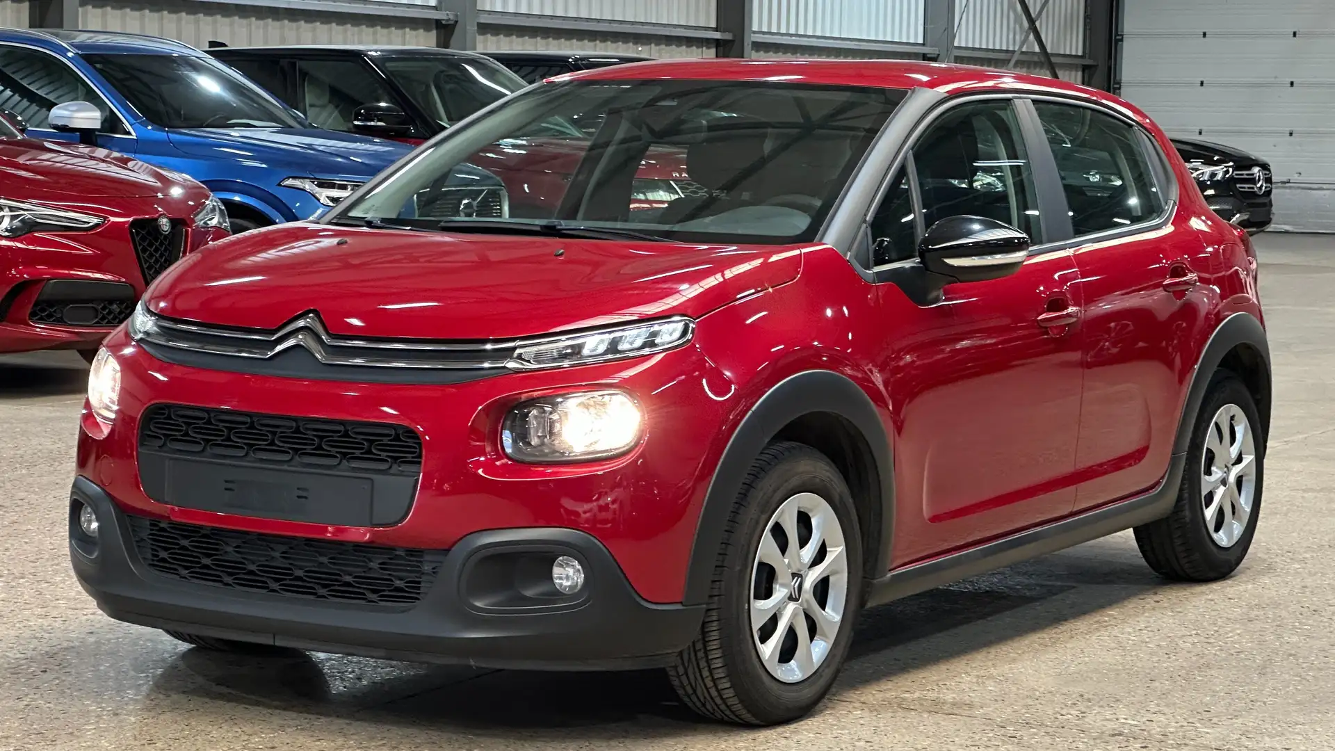Citroen C3 Aircross 1.2 PureTech Feel Rood - 1
