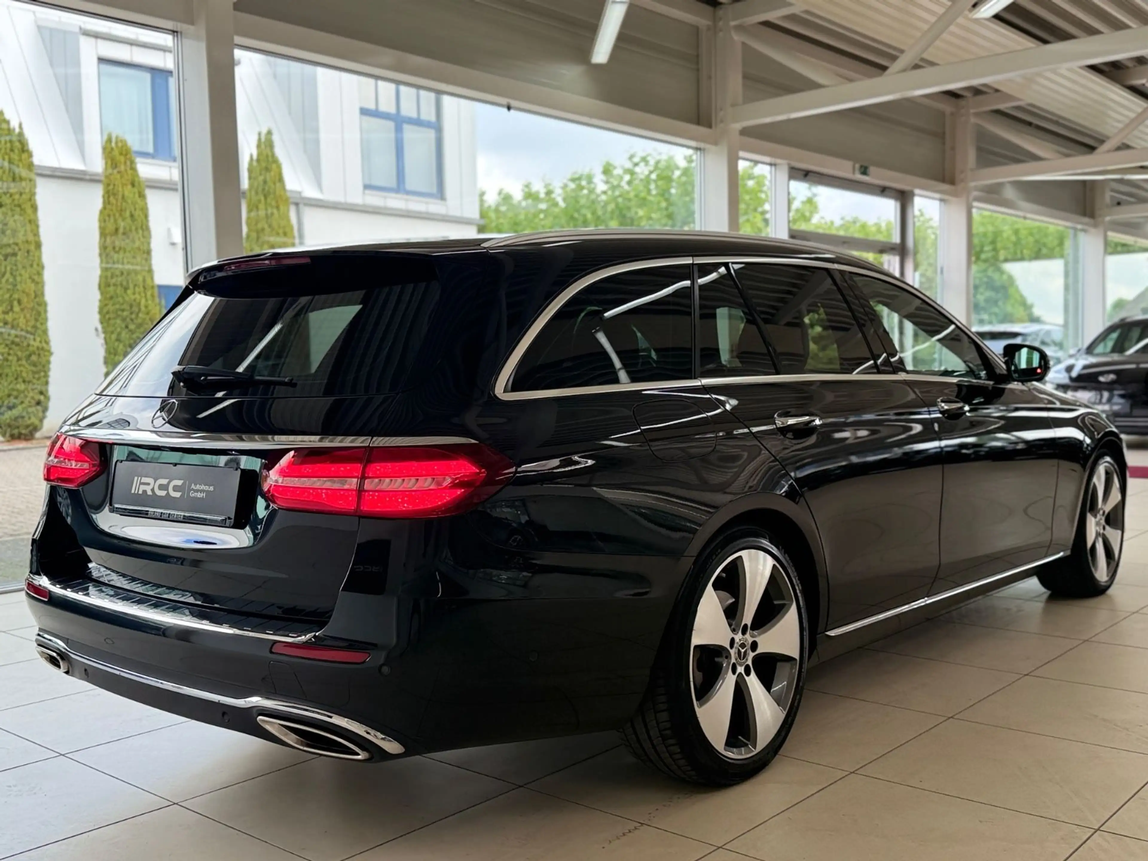 Mercedes-Benz E 250 T Avantgarde Multi Distr Kam Schiebe AHK — photo 5
