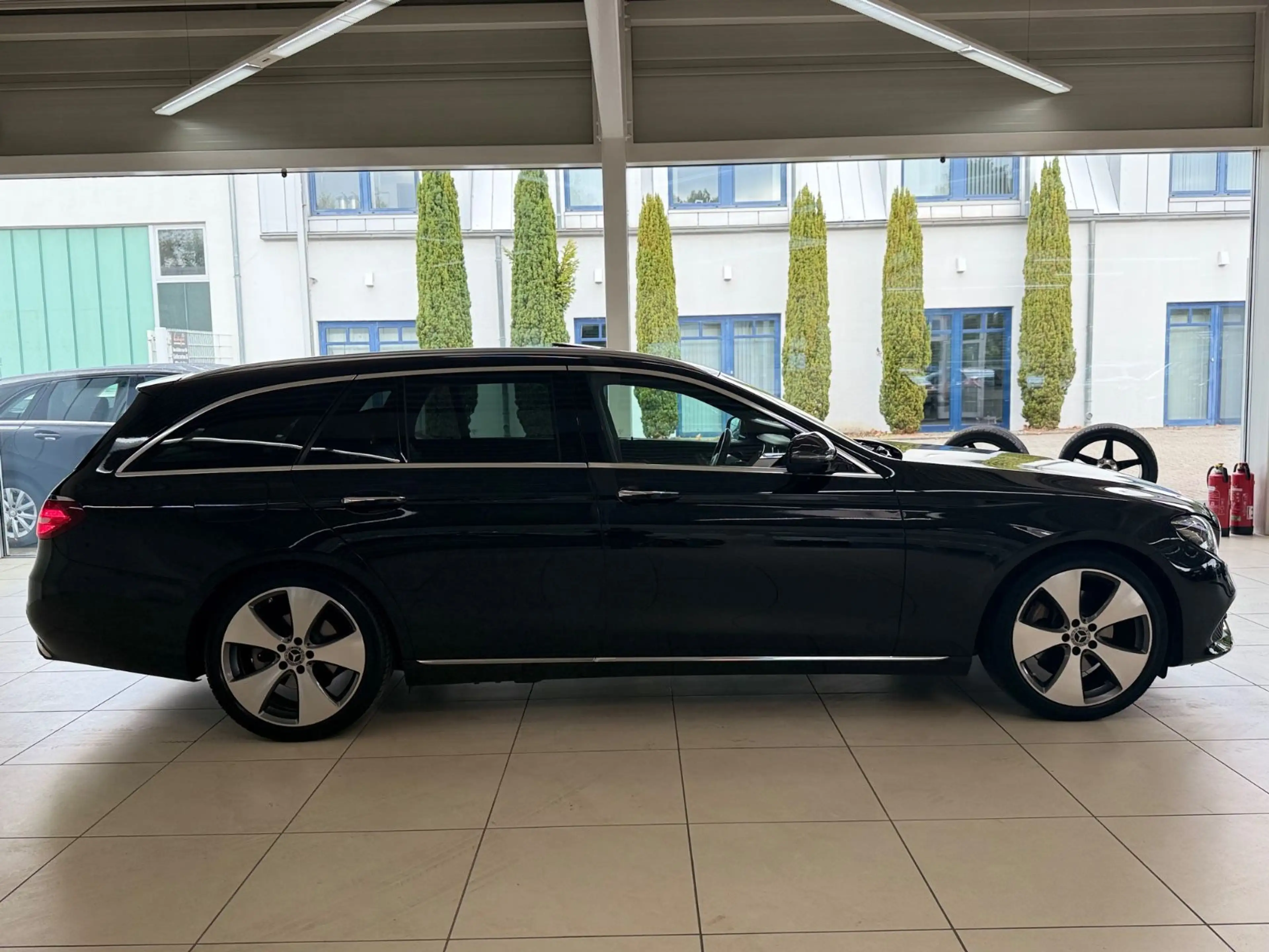 Mercedes-Benz E 250 T Avantgarde Multi Distr Kam Schiebe AHK — photo 4
