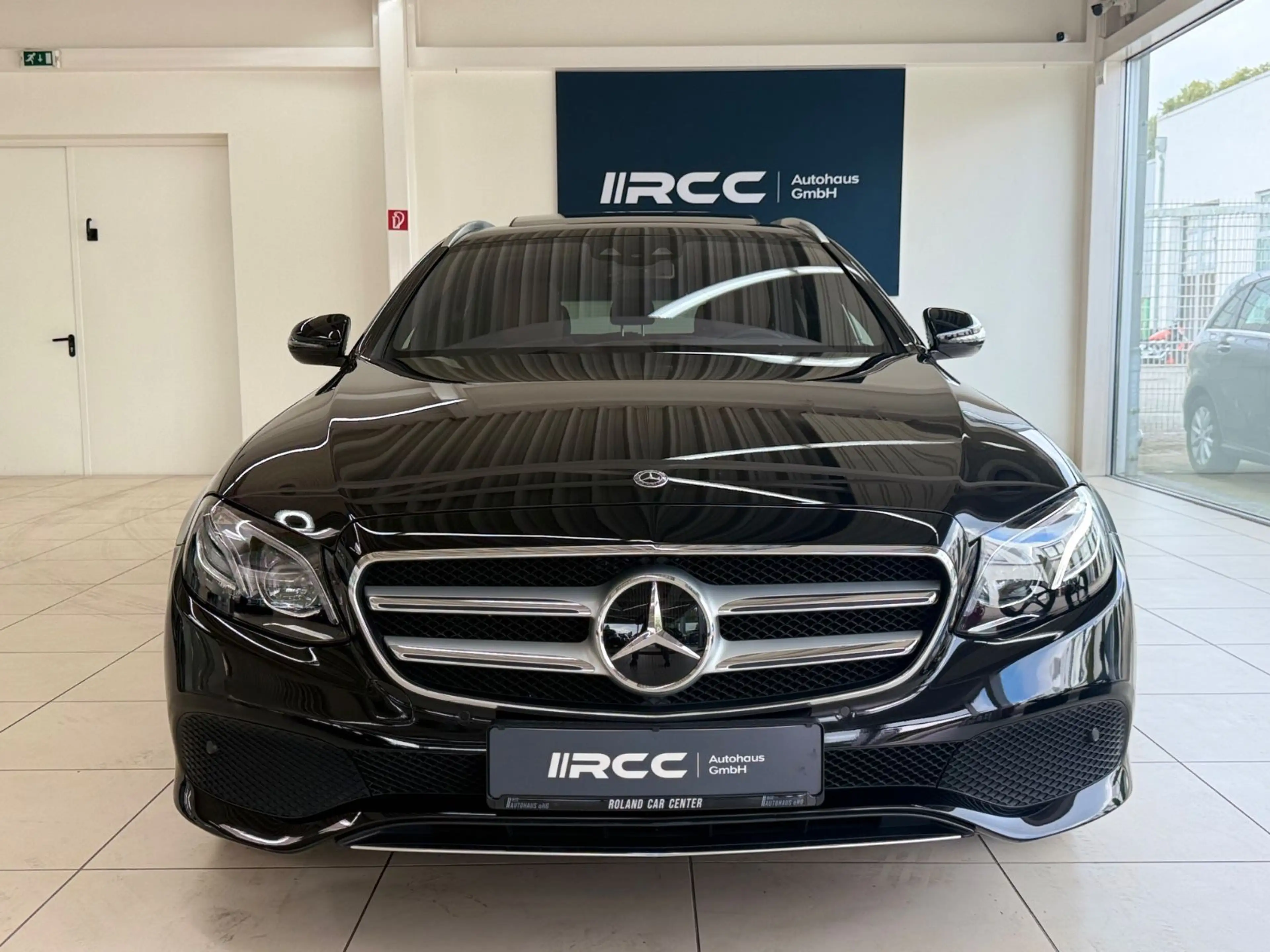 Mercedes-Benz E 250 T Avantgarde Multi Distr Kam Schiebe AHK — photo 2