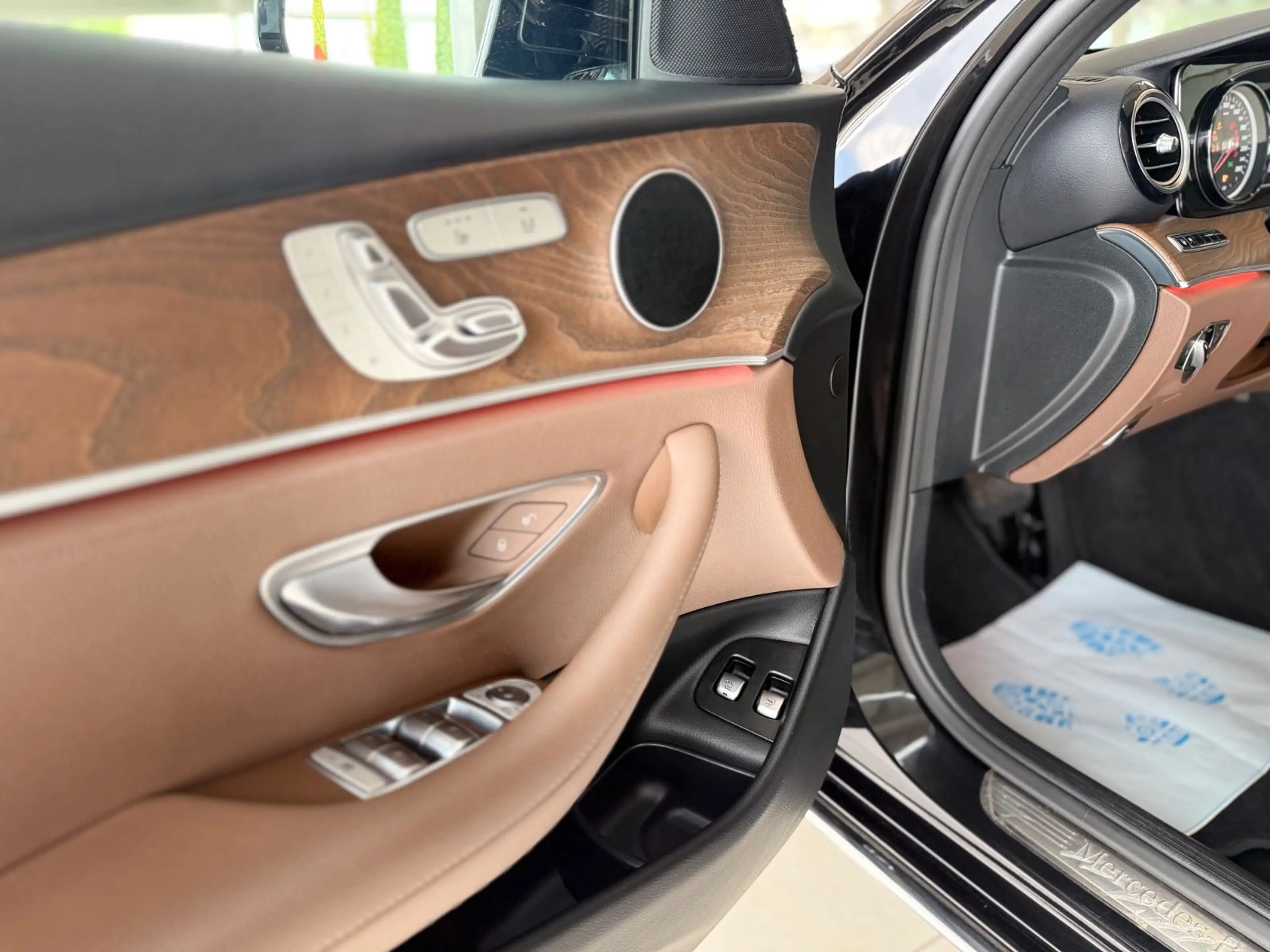 Mercedes-Benz E 250 T Avantgarde Multi Distr Kam Schiebe AHK — photo 20