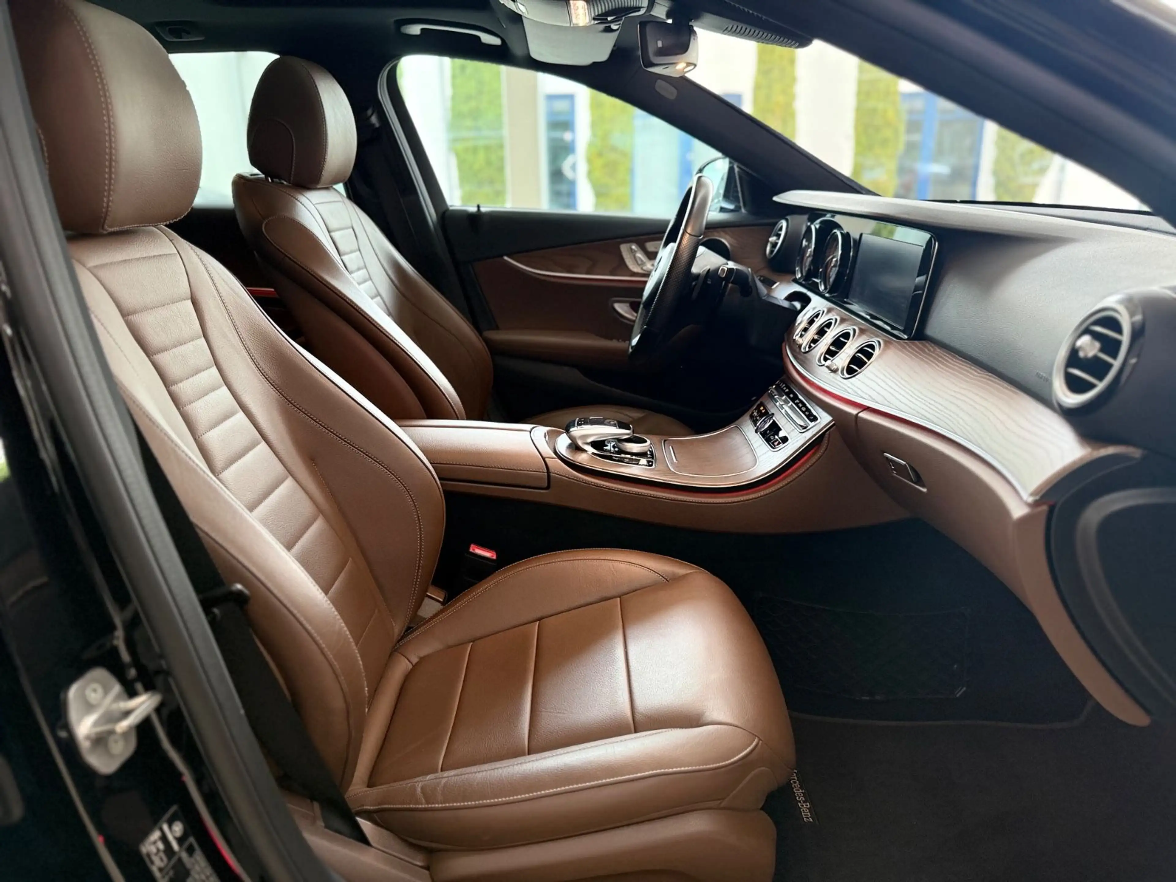 Mercedes-Benz E 250 T Avantgarde Multi Distr Kam Schiebe AHK — photo 12