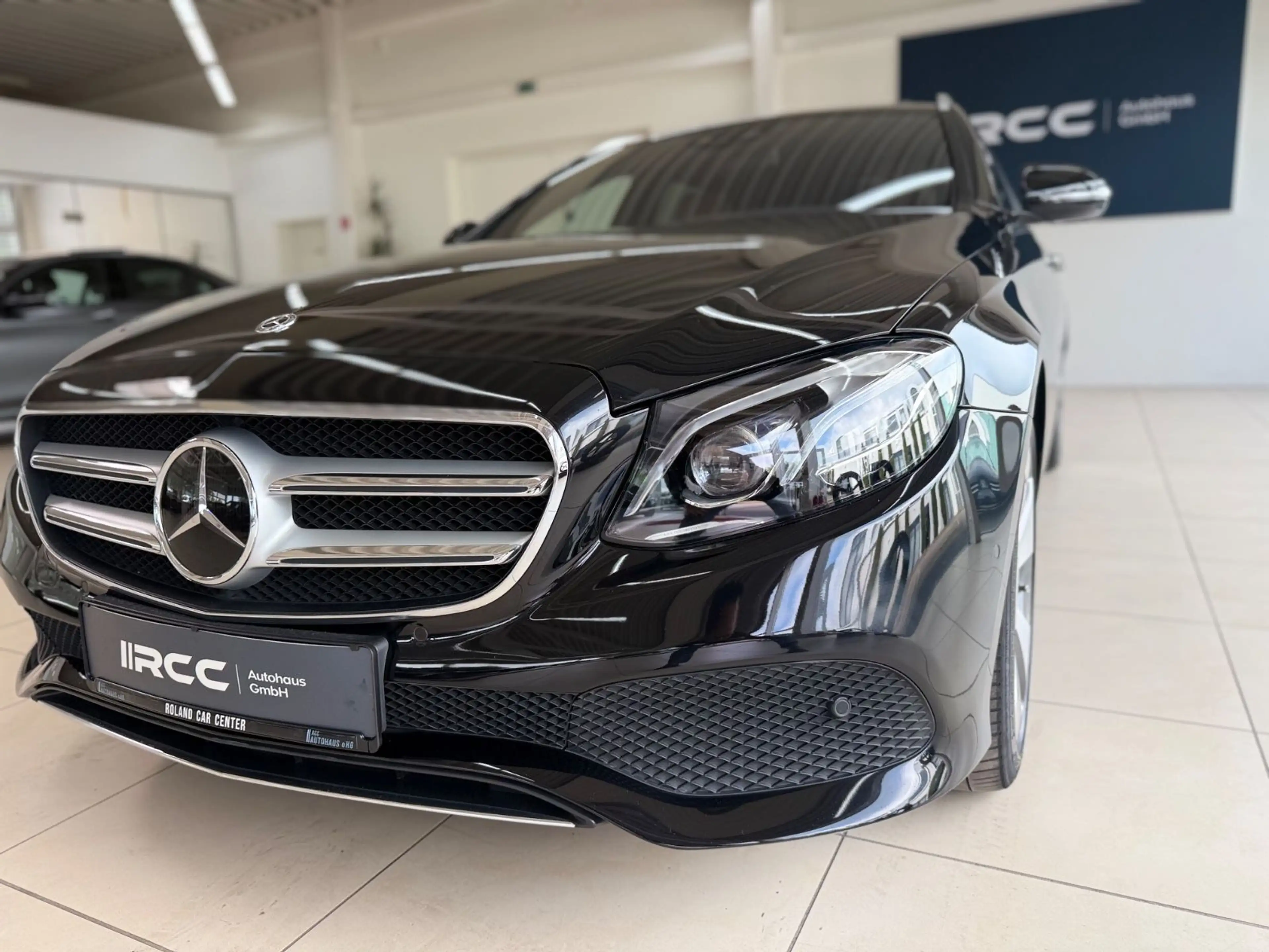 Mercedes-Benz E 250 T Avantgarde Multi Distr Kam Schiebe AHK — photo 10