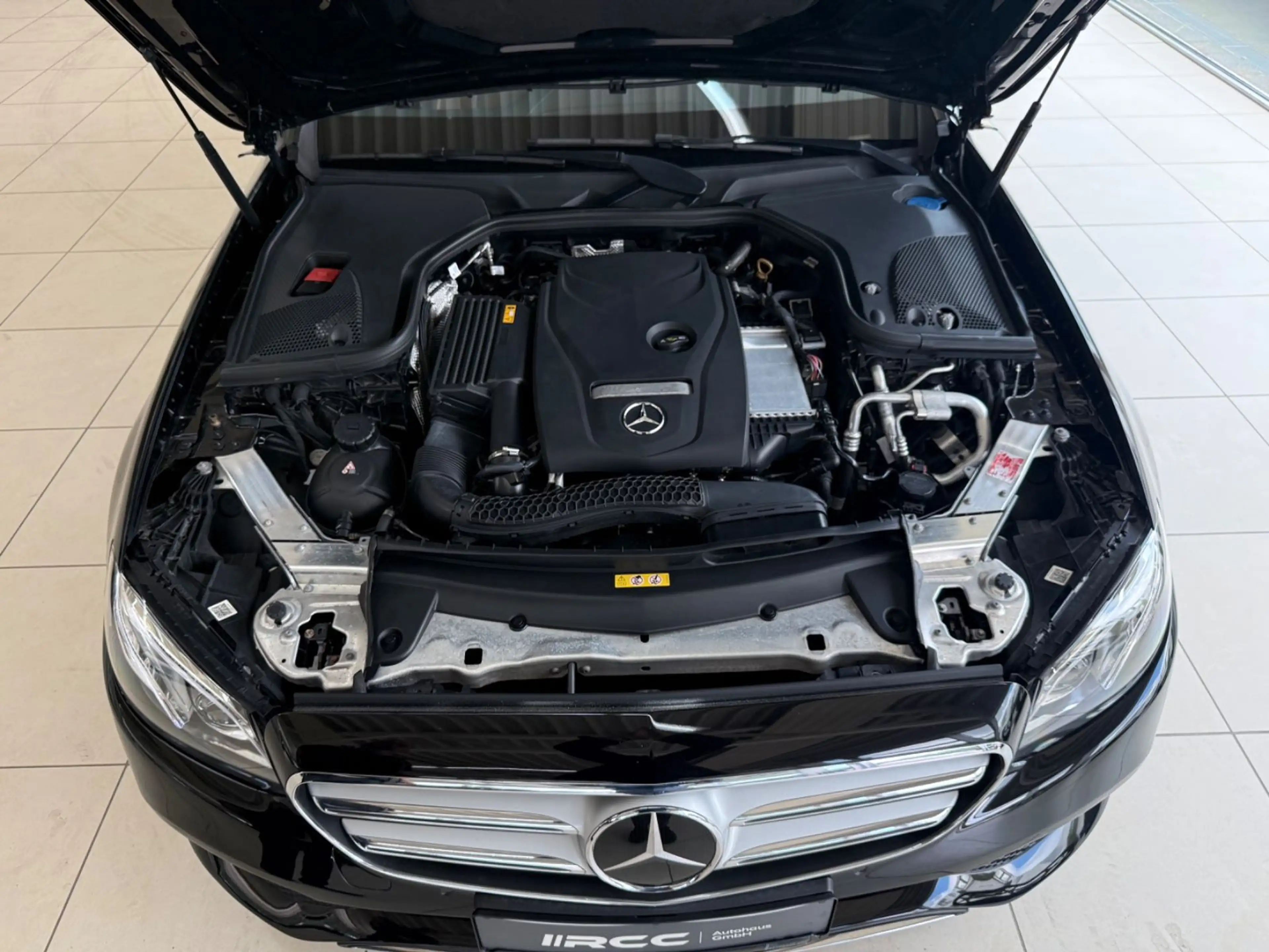 Mercedes-Benz E 250 T Avantgarde Multi Distr Kam Schiebe AHK — photo 11