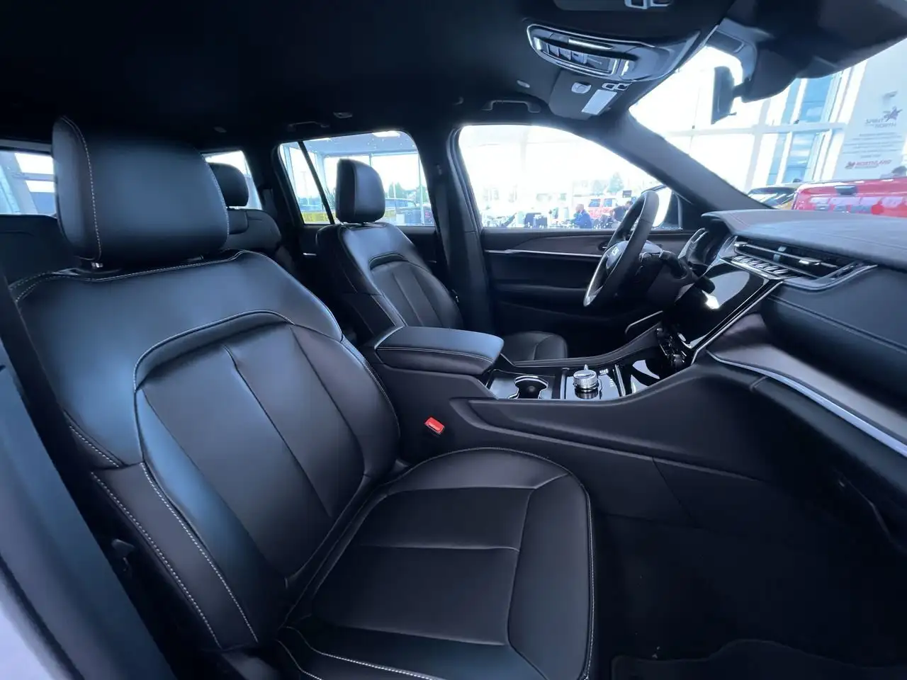 Jeep Grand Cherokee снимка Jeep Grand Cherokee