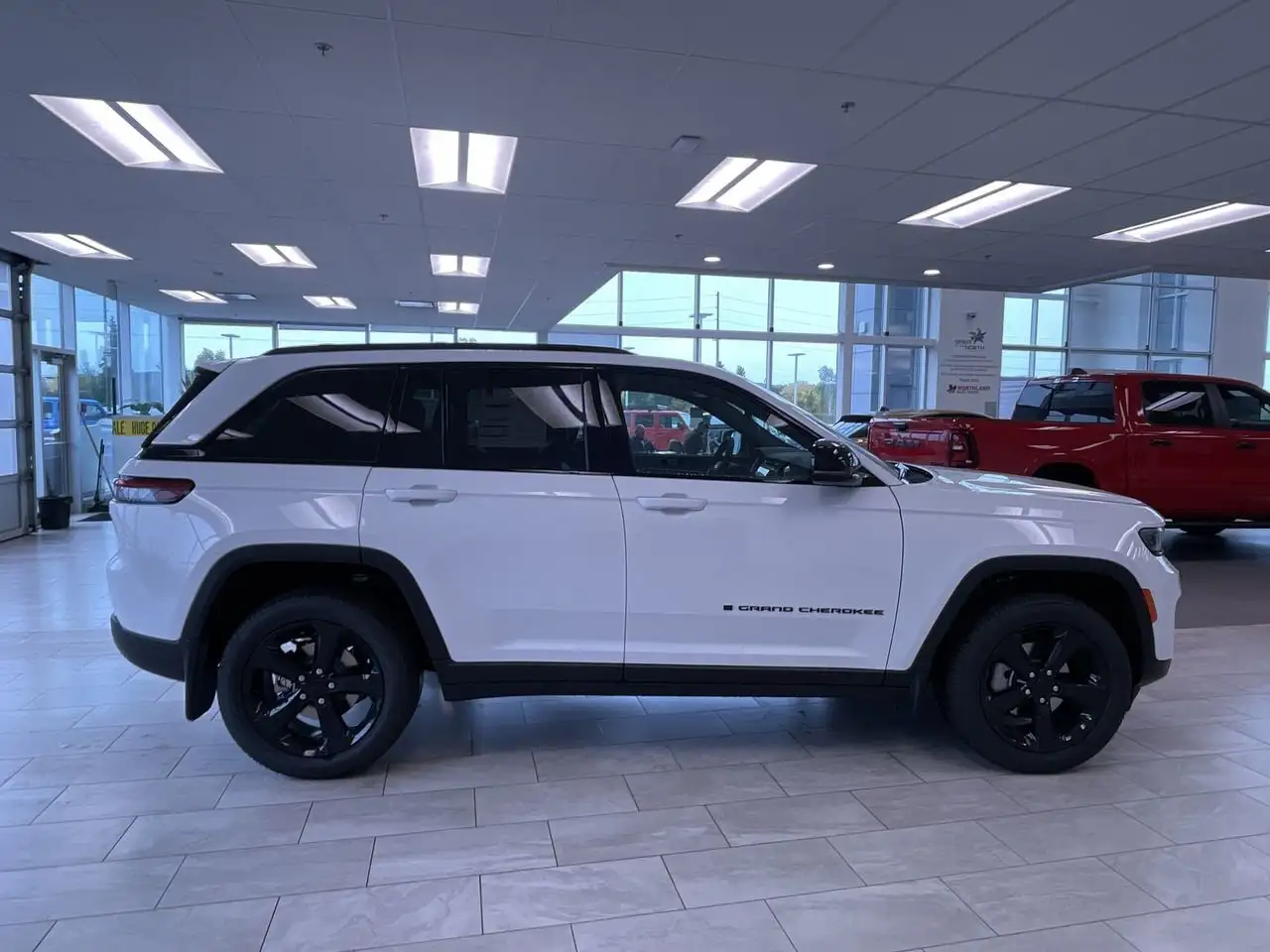 Jeep Grand Cherokee снимка Jeep Grand Cherokee