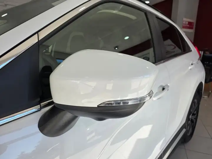 Mitsubishi Eclipse Cross 2018, foto 14