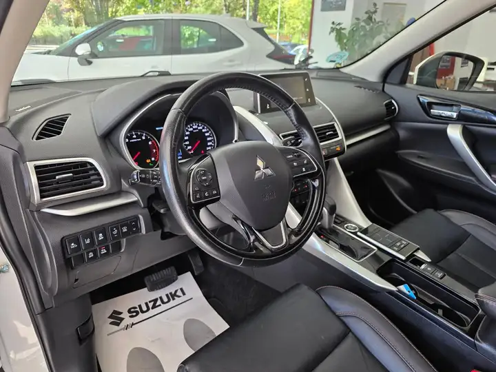 Mitsubishi Eclipse Cross 2018, foto 29