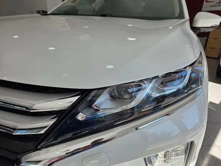 Mitsubishi Eclipse Cross 2018, foto 11