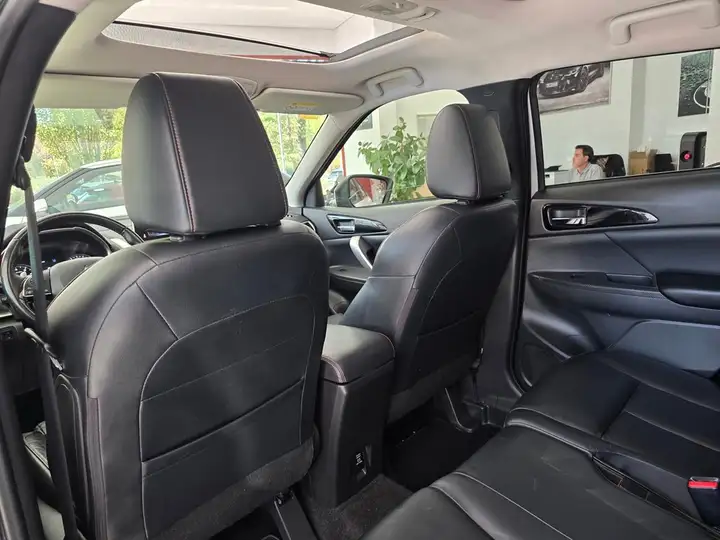 Mitsubishi Eclipse Cross 2018, foto 35