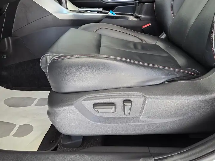 Mitsubishi Eclipse Cross 2018, foto 32