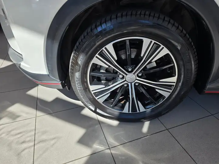 Mitsubishi Eclipse Cross 2018, foto 13
