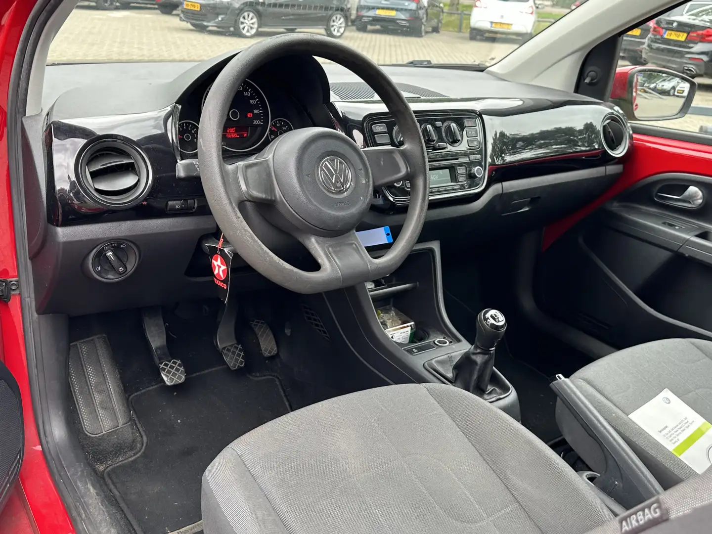 Volkswagen up! 1.0 move up! BlueMotion Airco/Elktr pakket NAP Rood - 2