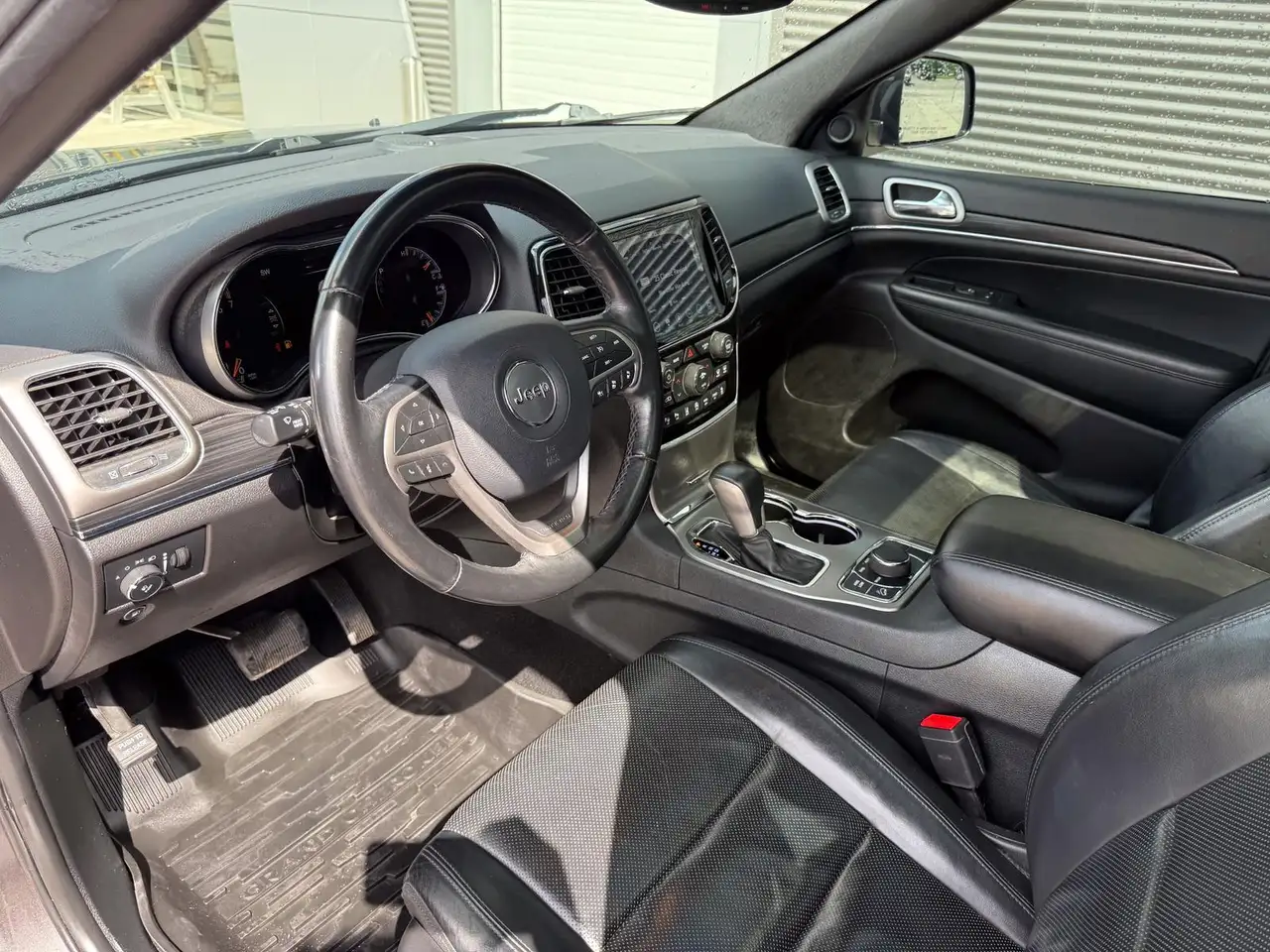 Jeep Grand Cherokee photo Jeep Grand Cherokee