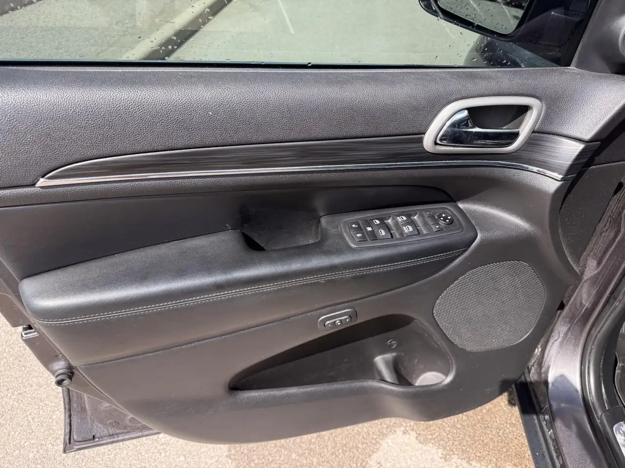 Jeep Grand Cherokee photo Jeep Grand Cherokee