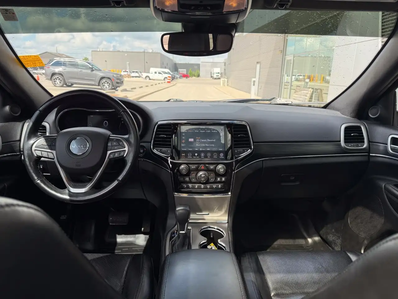 Jeep Grand Cherokee photo Jeep Grand Cherokee