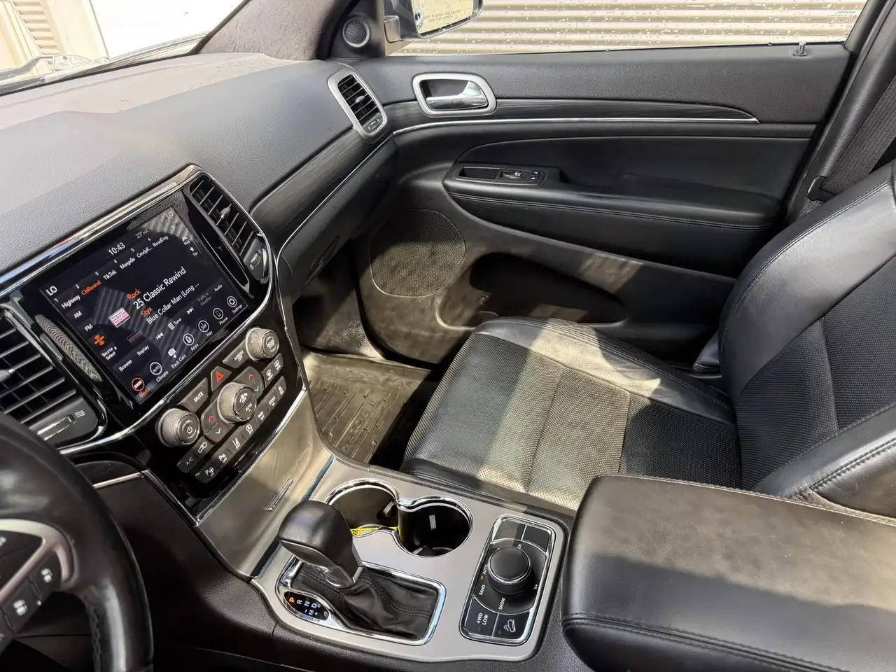 Jeep Grand Cherokee photo Jeep Grand Cherokee