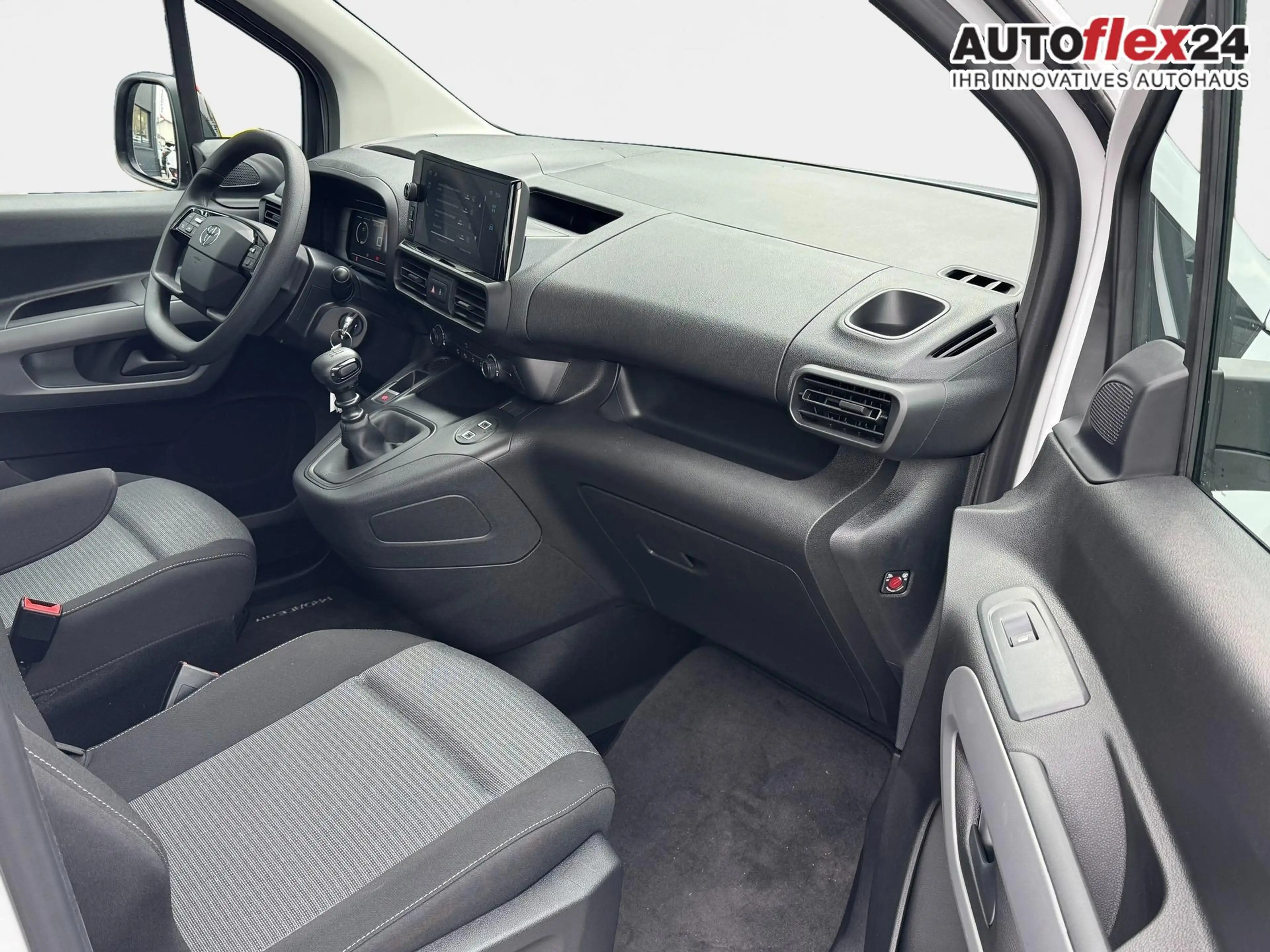 Toyota Proace City Verso 1,5 D-4D L2 Business 7 Sitzer Klima Einpa... — photo 10