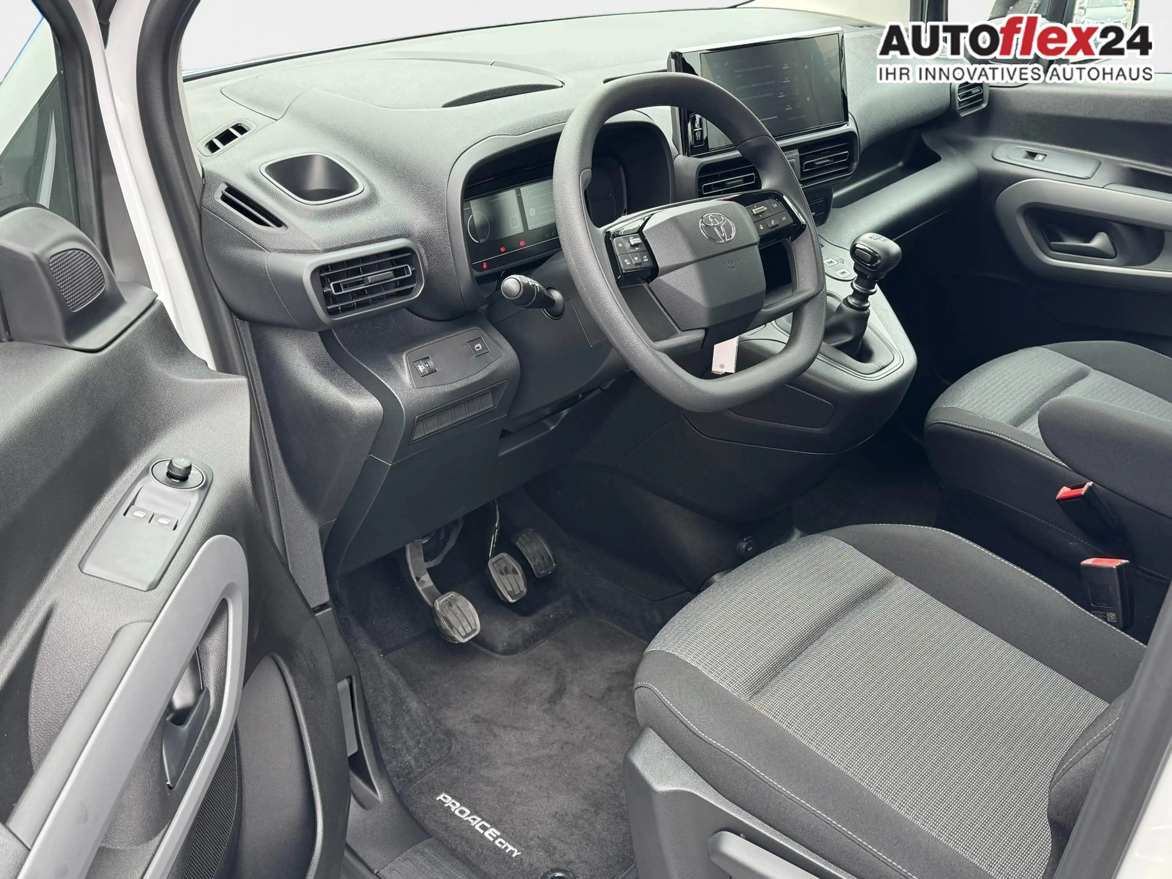 Toyota Proace City Verso 1,5 D-4D L2 Business 7 Sitzer Klima Einpa... — photo 12