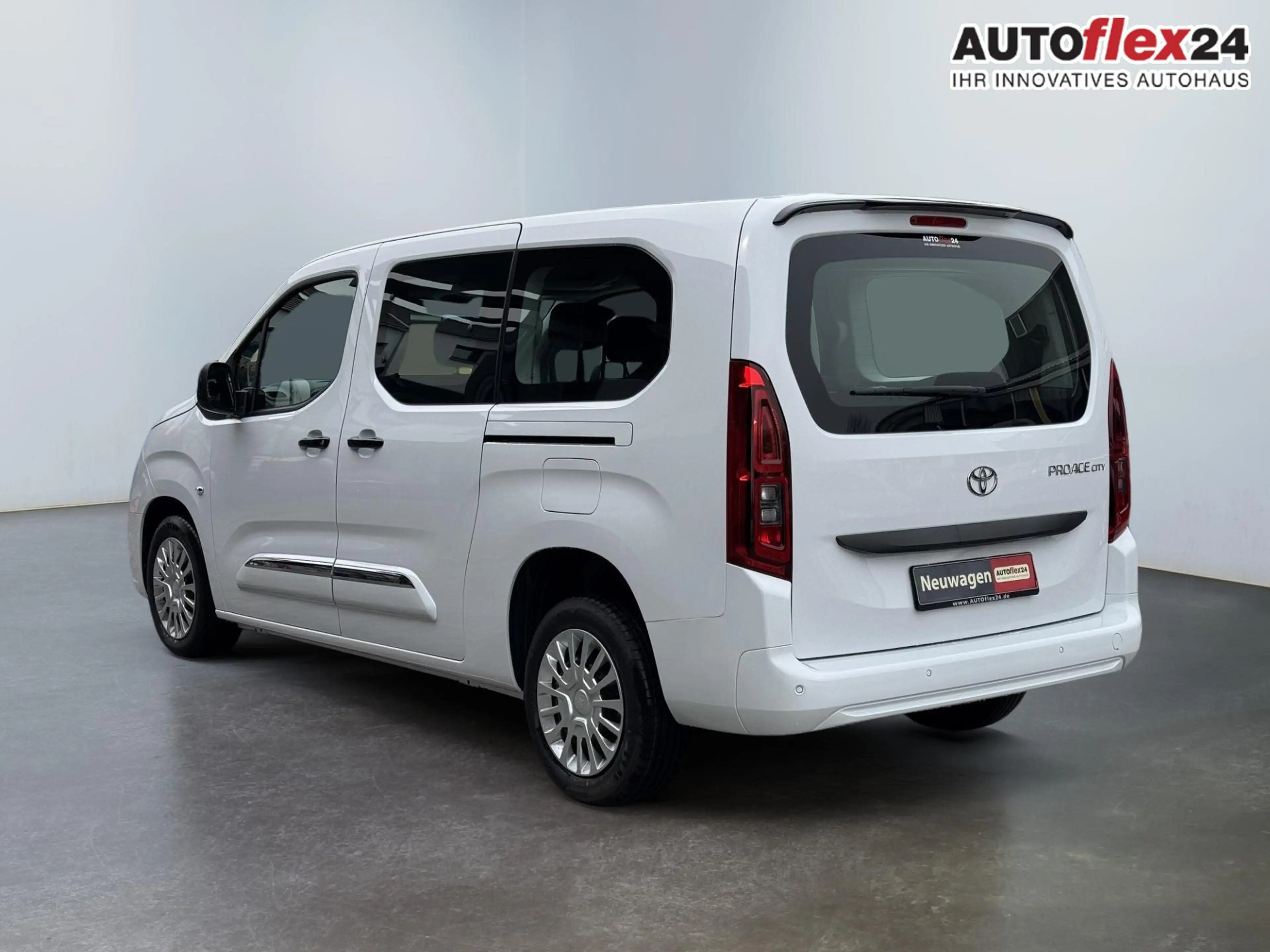 Toyota Proace City Verso 1,5 D-4D L2 Business 7 Sitzer Klima Einpa... — photo 5