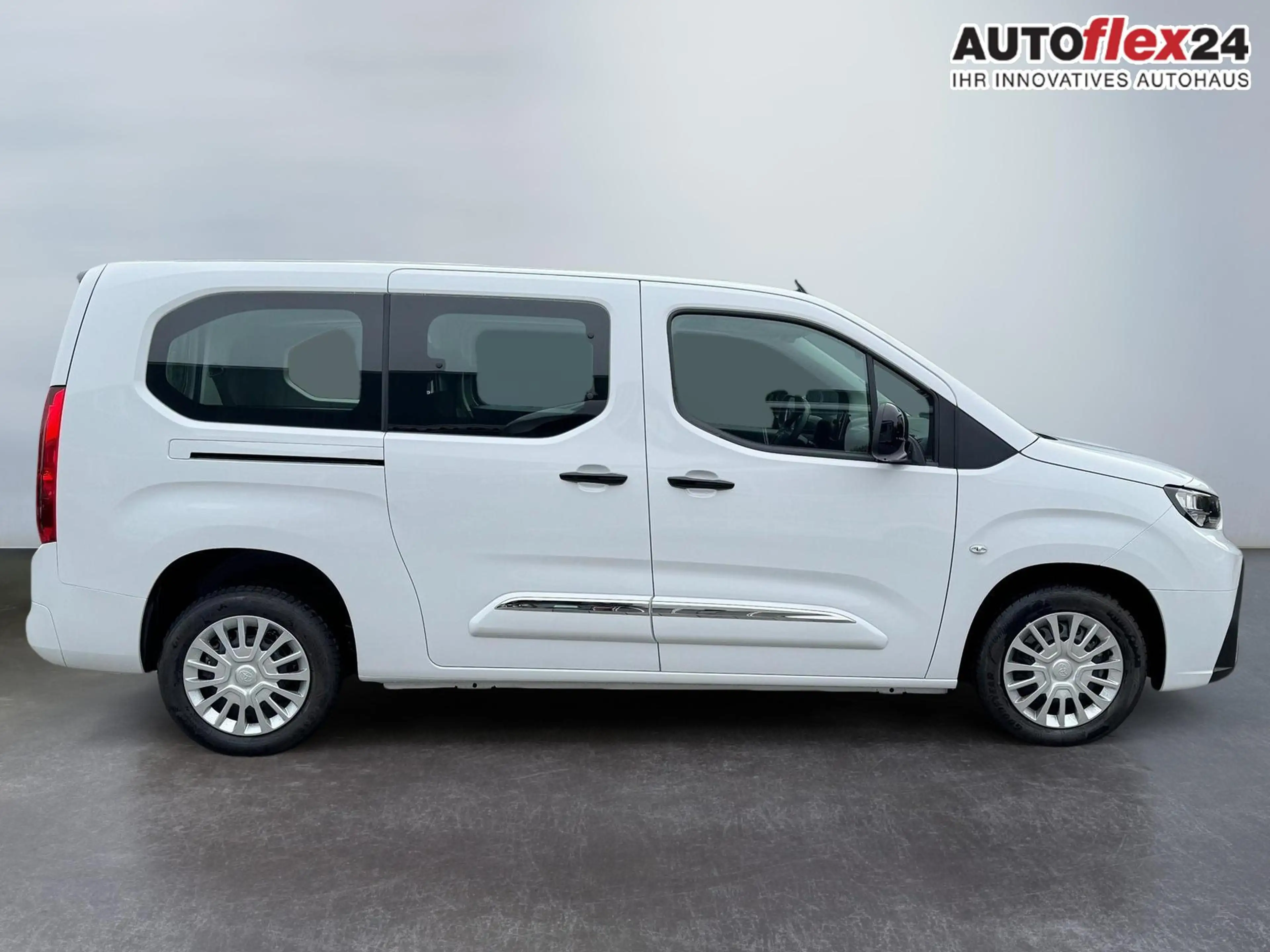 Toyota Proace City Verso 1,5 D-4D L2 Business 7 Sitzer Klima Einpa... — photo 8