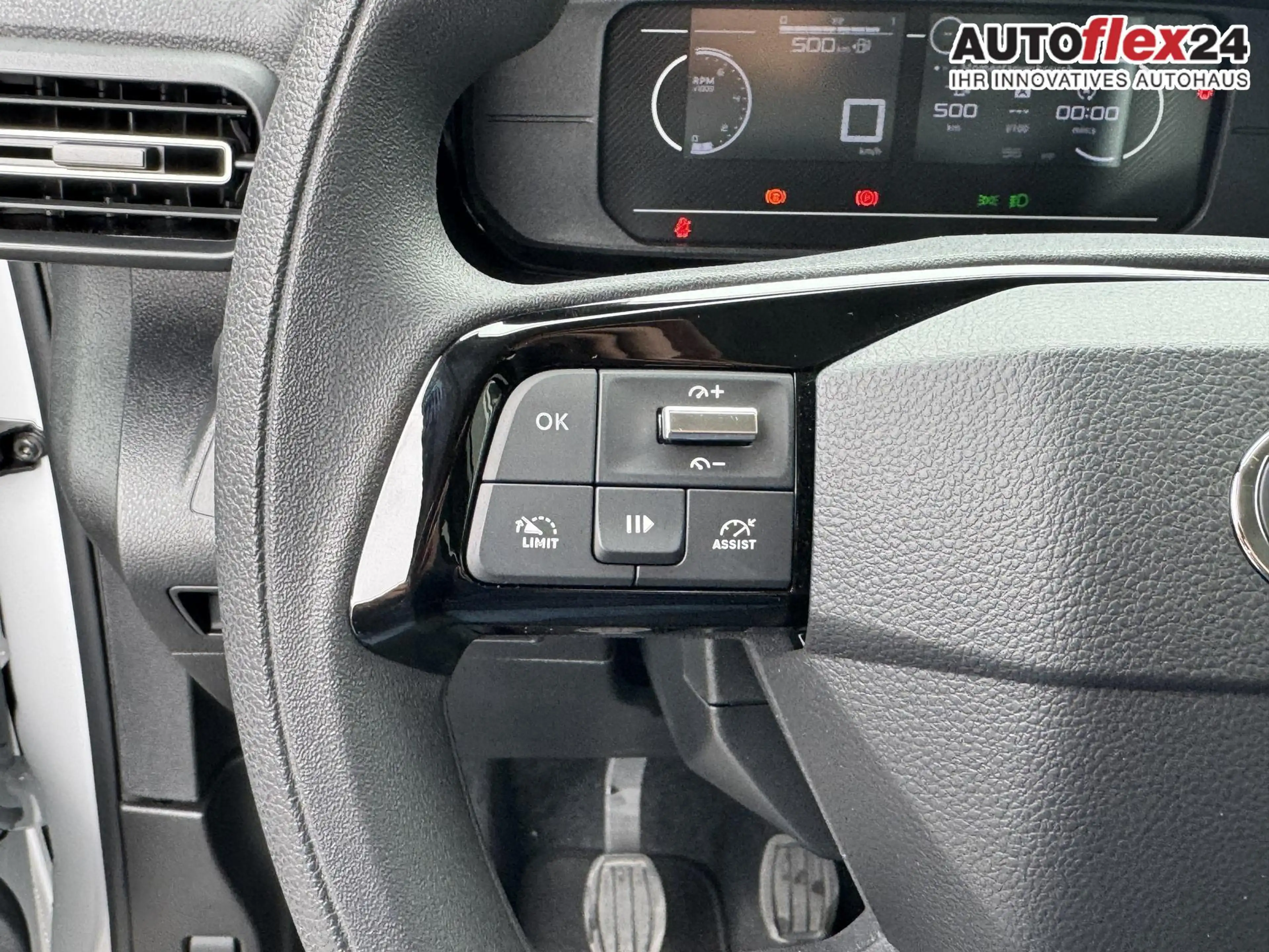 Toyota Proace City Verso 1,5 D-4D L2 Business 7 Sitzer Klima Einpa... — photo 14