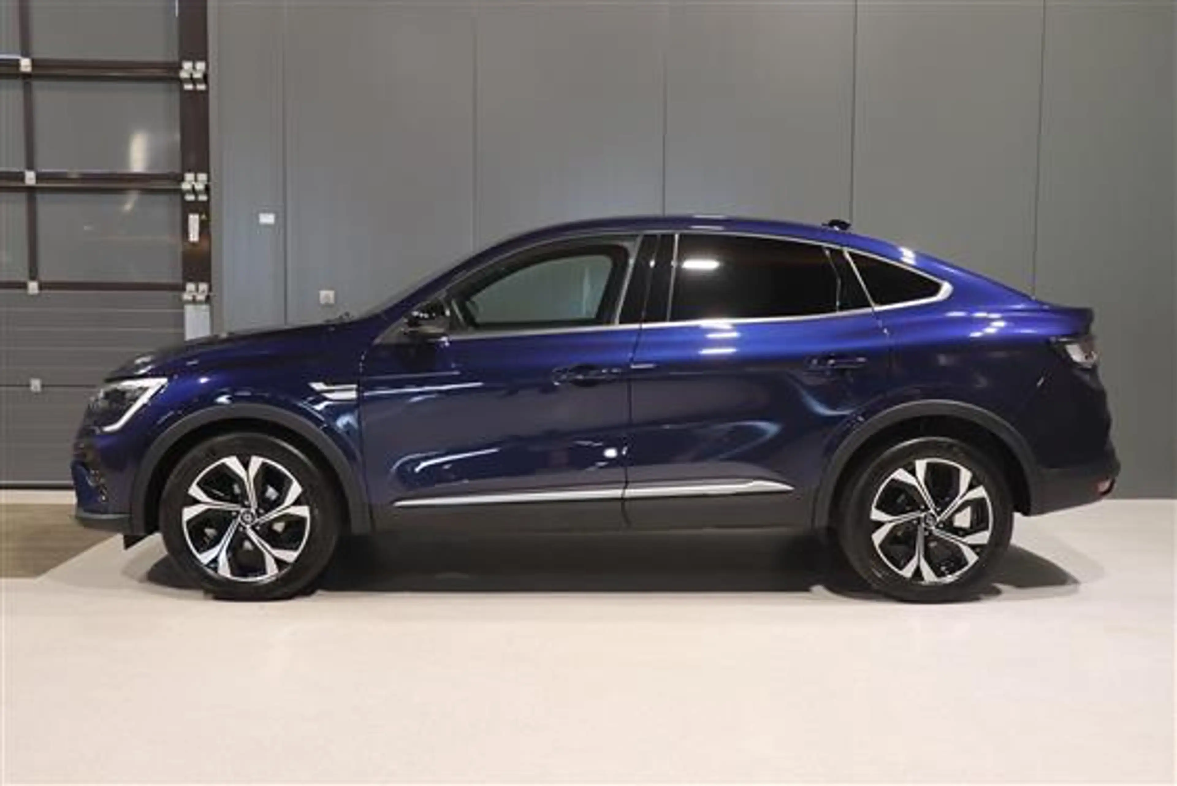 Renault Arkana 1.3 TCE MILD HYBRID TECHNO EDC — photo 3