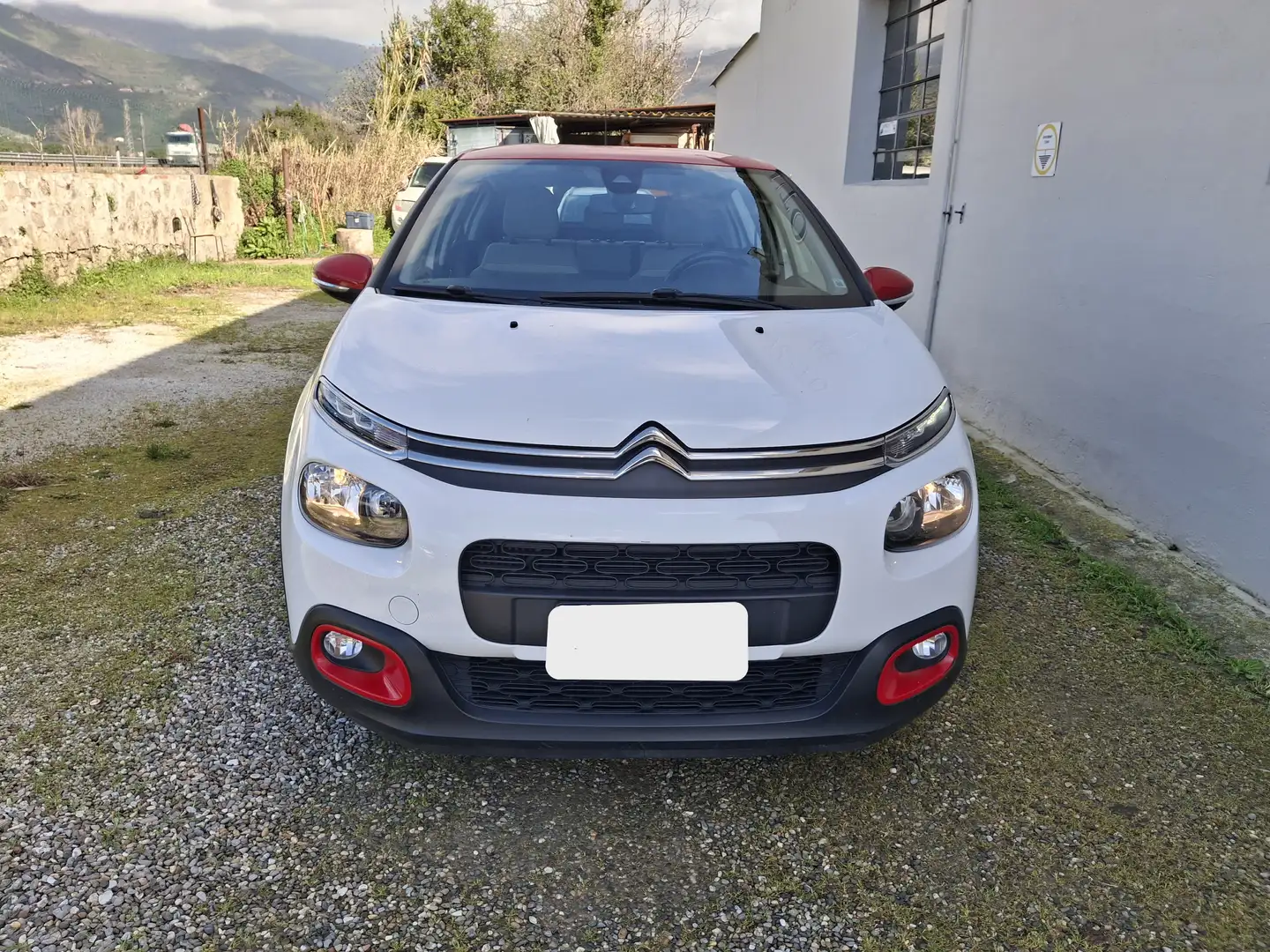 Citroen C3 C3 III 2017 1.2 puretech Shine s Weiß - 2