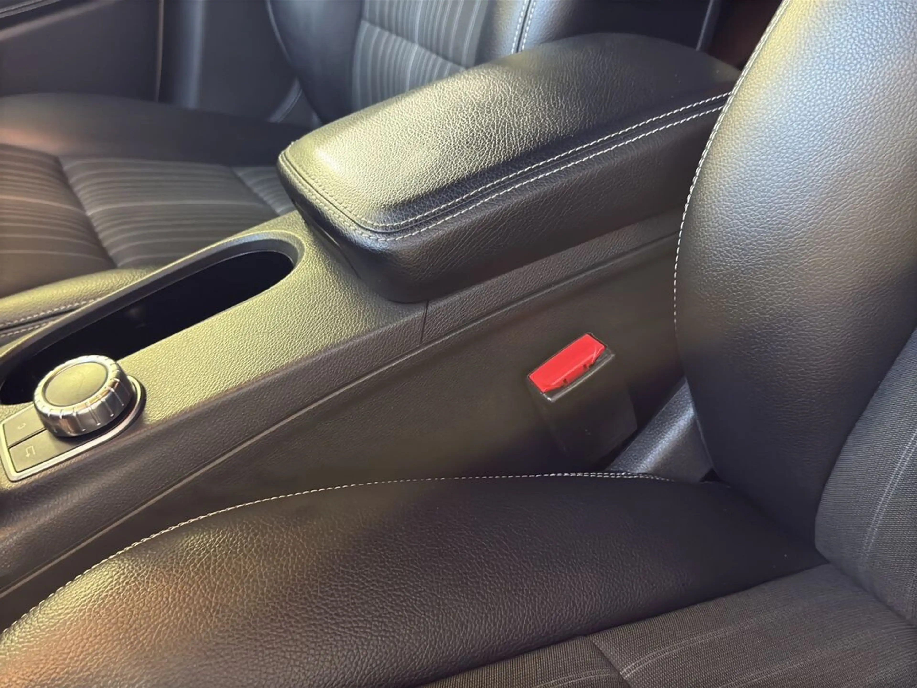 Mercedes-Benz B 180 **LEDER*BI-XENON*PDC*NEUES-PICKERL7/2027*MOD2013 — photo 14