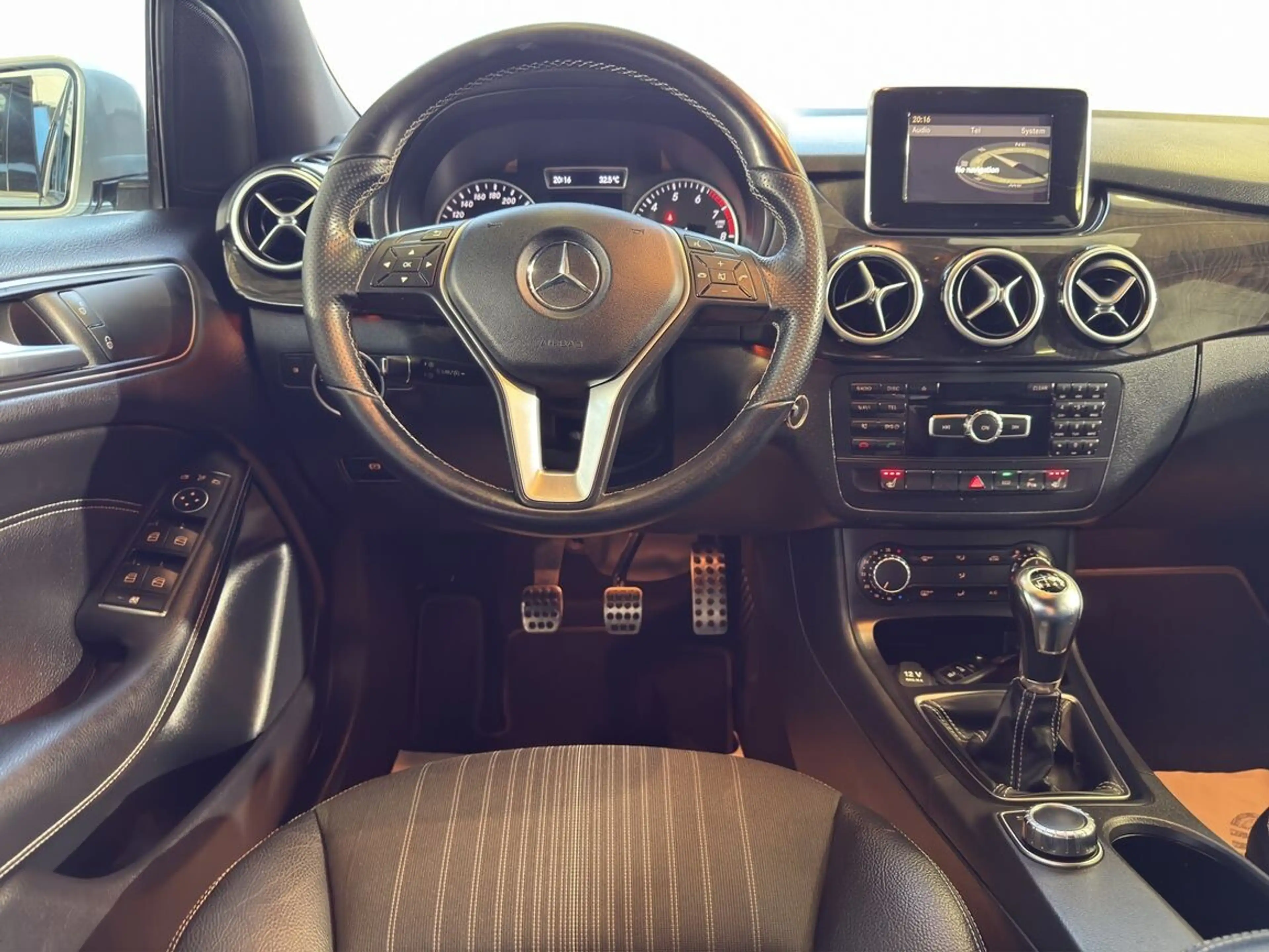 Mercedes-Benz B 180 **LEDER*BI-XENON*PDC*NEUES-PICKERL7/2027*MOD2013 — photo 8