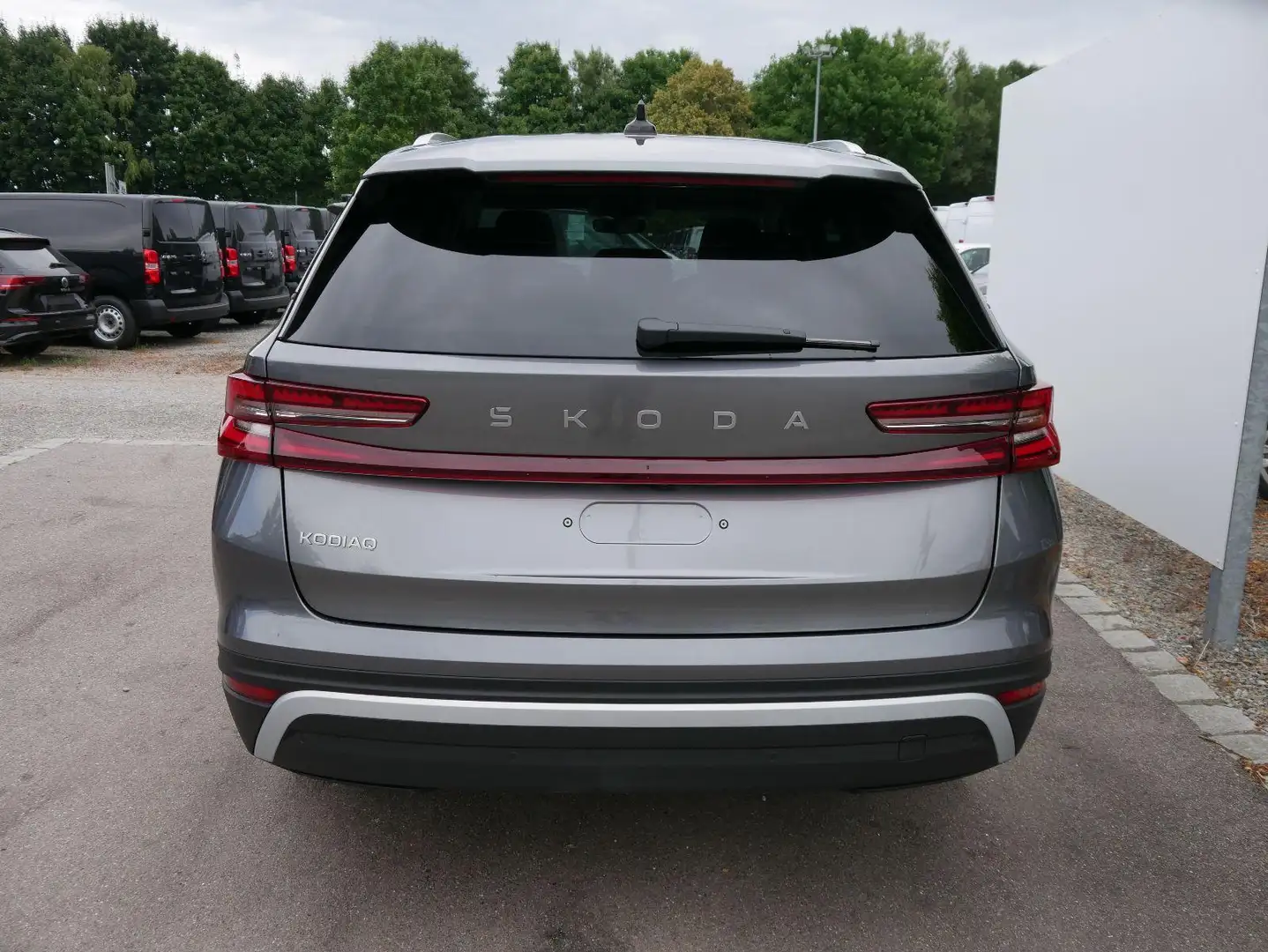 Skoda Kodiaq 1.5 TSI mHEV Selection DSG*NAVI*PDC*KAMERA*LED*SHZ Grau - 2