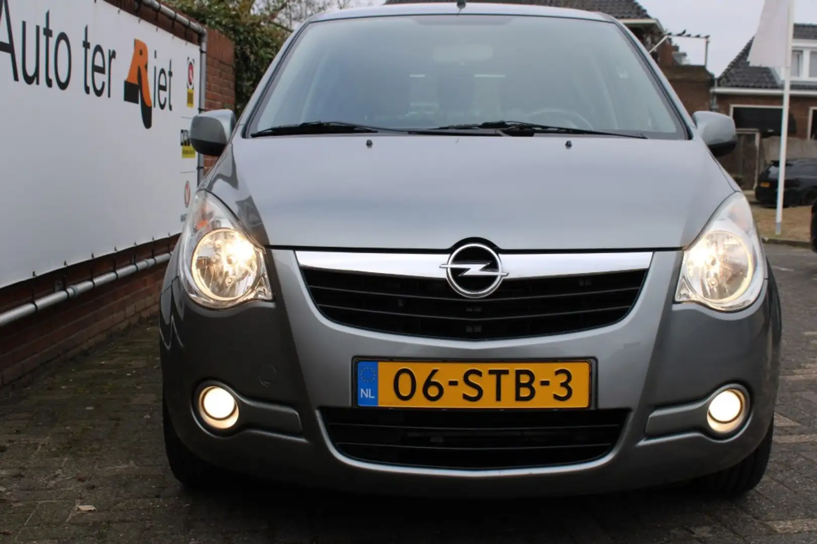 Opel Agila 1.0 12V Edition slechts 39.834 km! Grau - 2