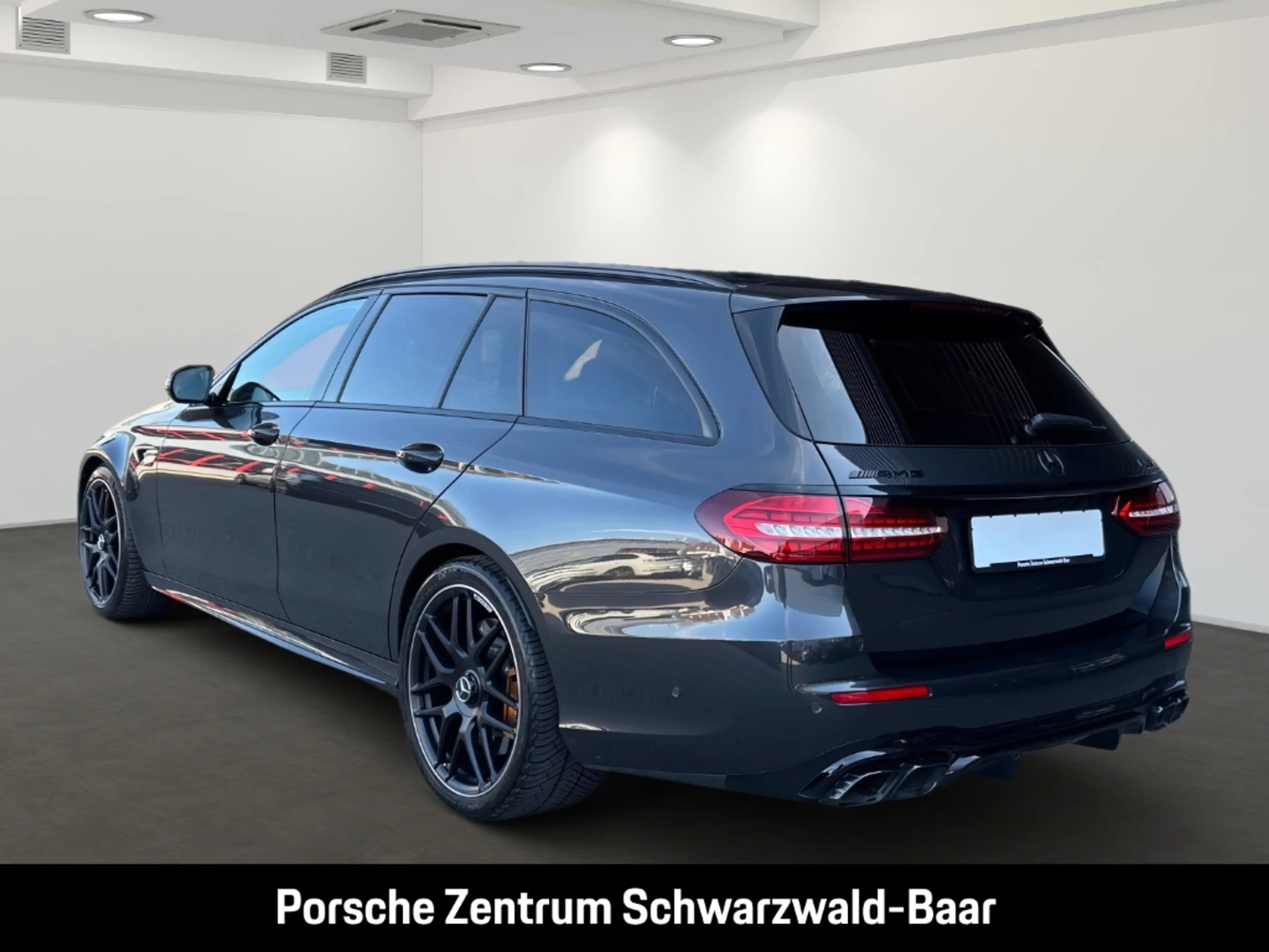 Mercedes-Benz E 63 AMG S MBUX-Cockpit Ride Control+ 360-Kamera — photo 3