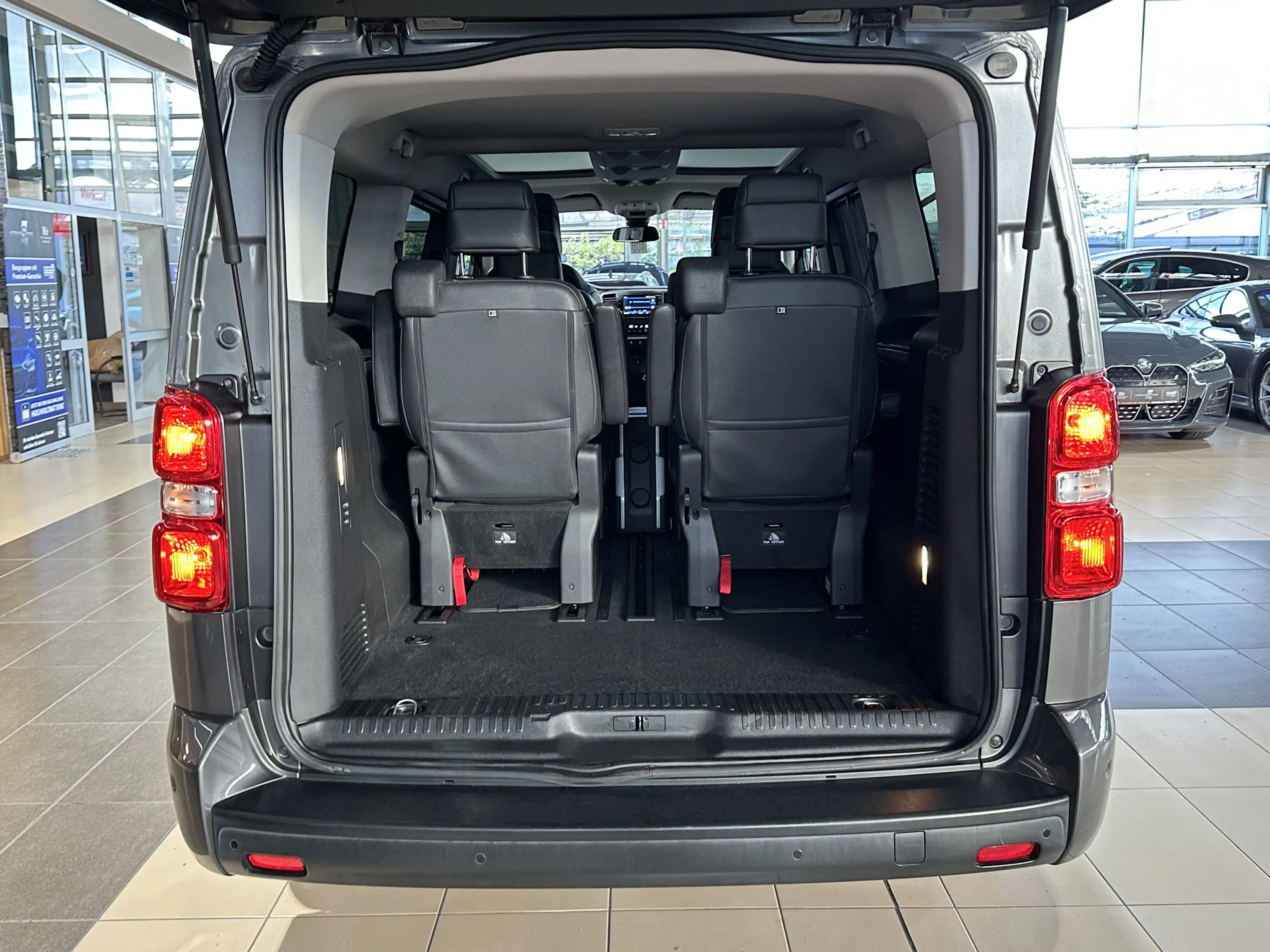 Peugeot Traveller Business VIP L3 Standheizung HUD Leder — photo 13