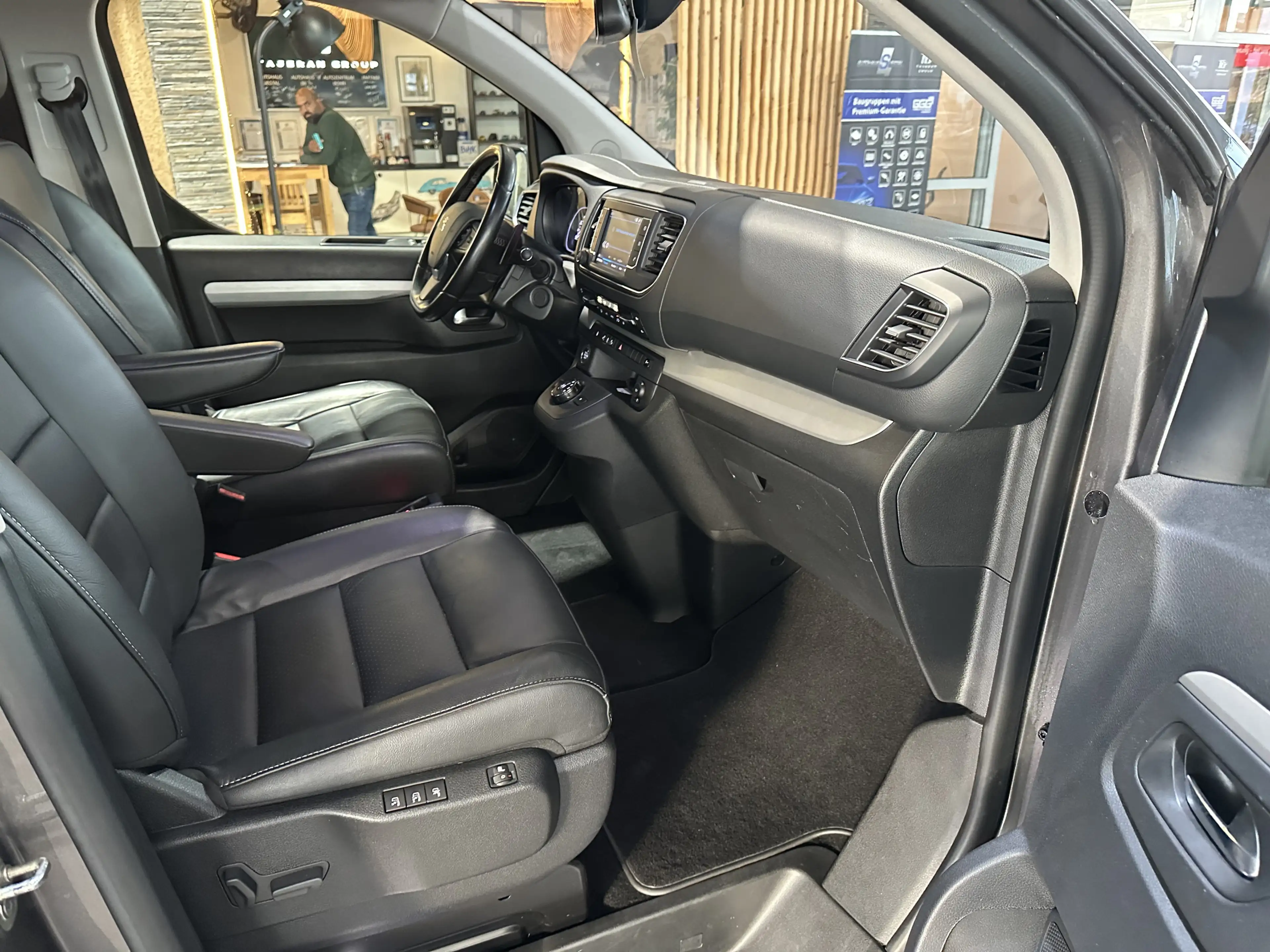 Peugeot Traveller Business VIP L3 Standheizung HUD Leder — photo 15