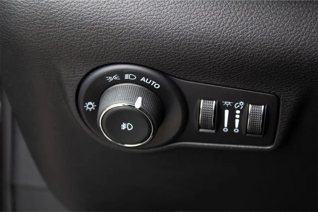 Jeep Compass снимка Jeep Compass