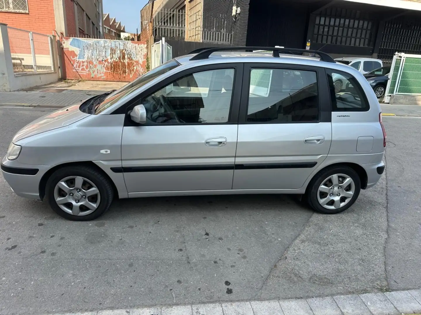 Hyundai Matrix 1.5CRDi VGT Full 110 Plateado - 1