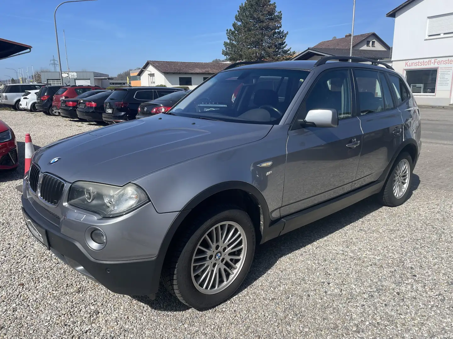 BMW X3 2.0d XDrive Xenon PDC Sitzheizung DTC AHK Gris - 1