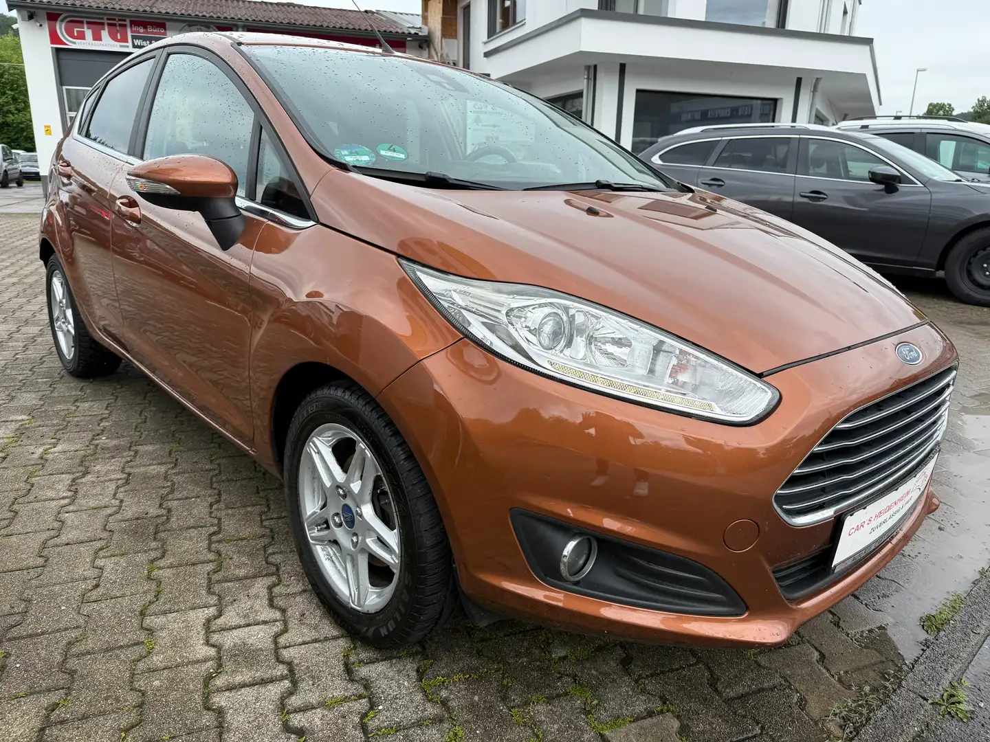 Ford Fiesta Titanium Brown - 2