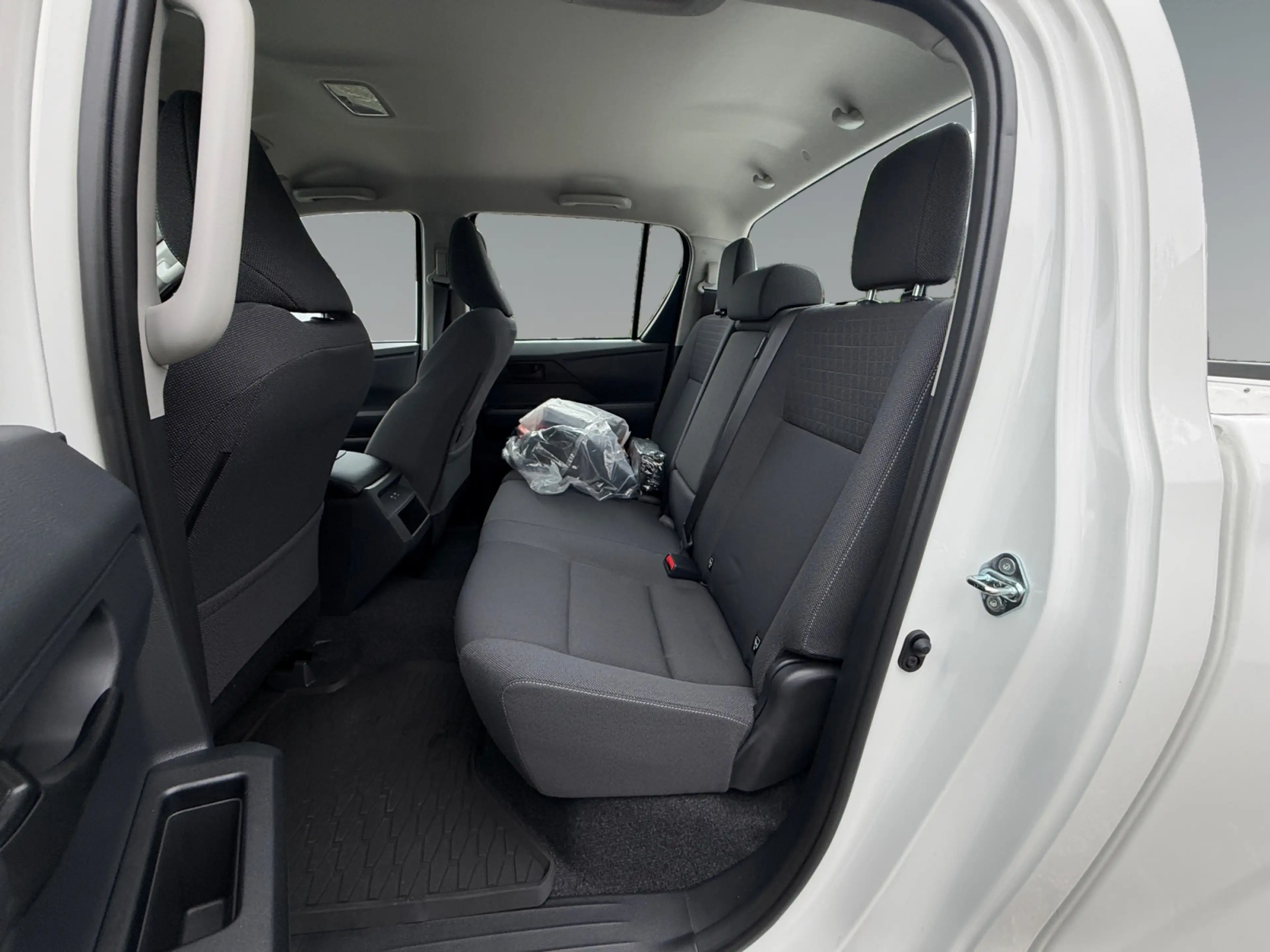 Toyota Hilux Hilux Double Cab Duty 144kWh Elektro Automatik (4 — photo 13