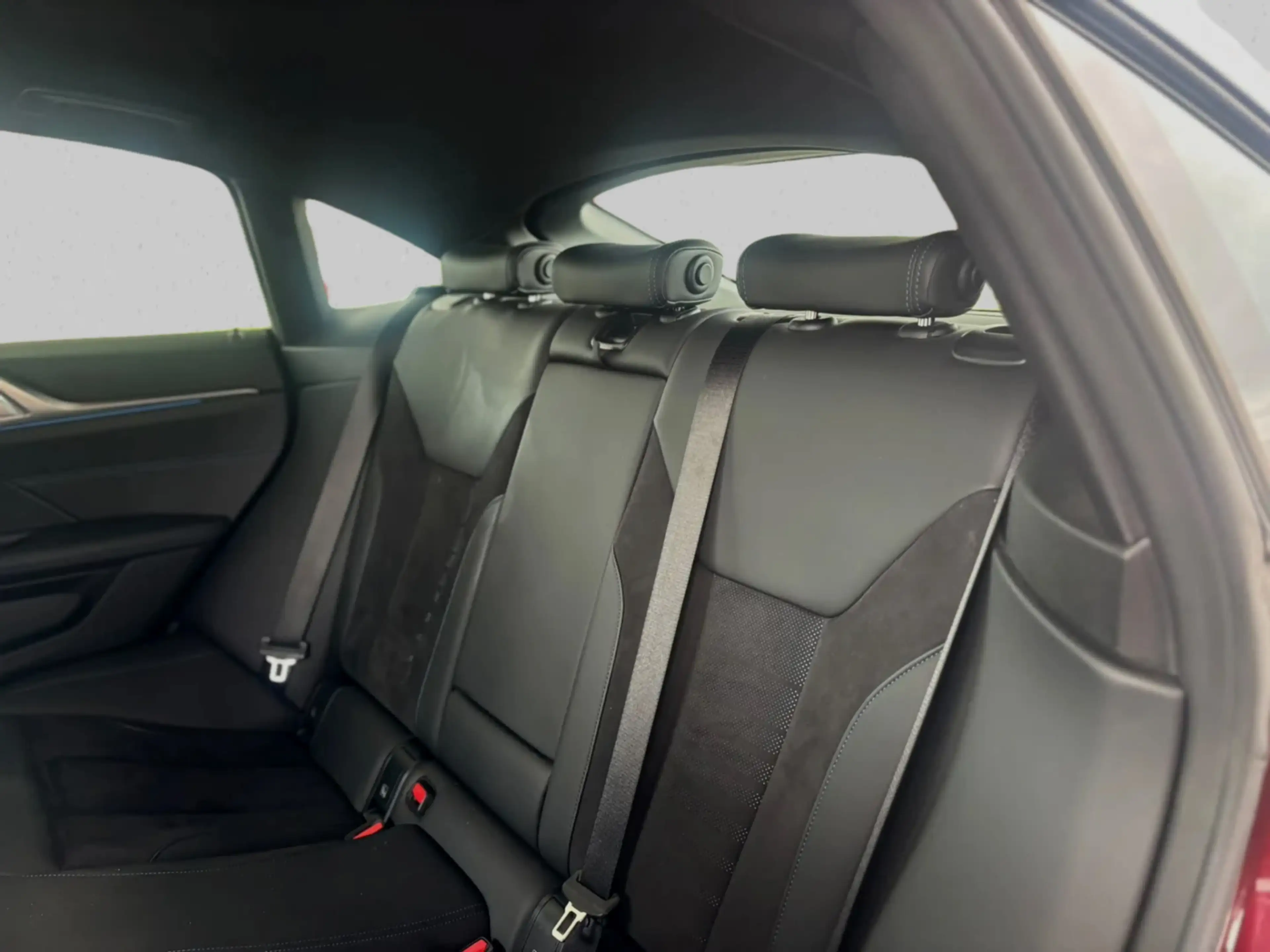 BMW i4 EDrive40 84 kWh M-sport(1e Eig, Dealer OndH, NL-au — photo 19