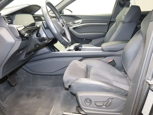 Audi Q8 E-Tron view 14